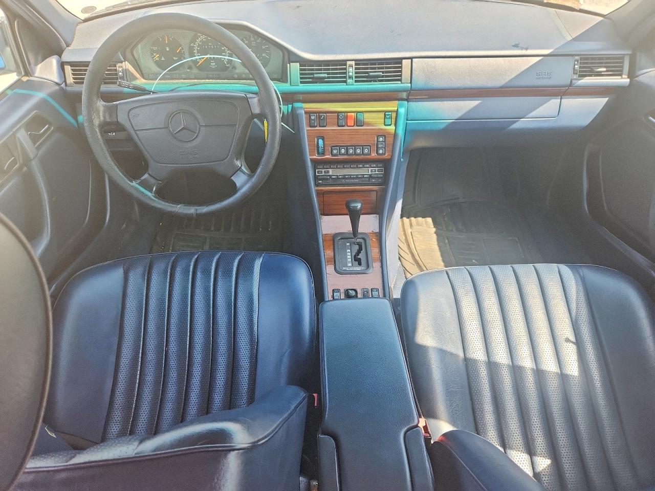 1993 Mercedes-benz 300 D Синий vin: WDBEB28EXPB840764