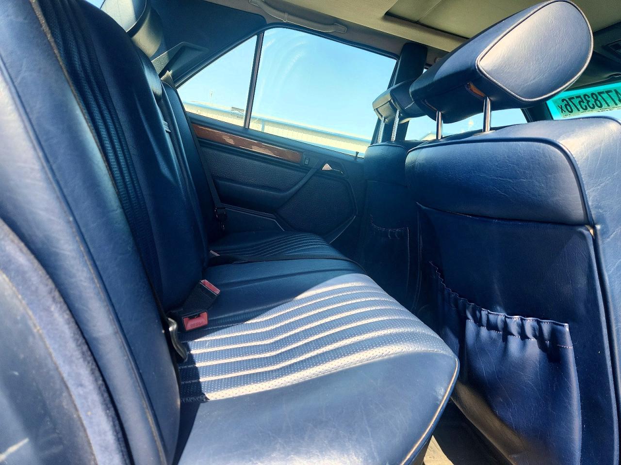 1993 Mercedes-benz 300 D Синий vin: WDBEB28EXPB840764