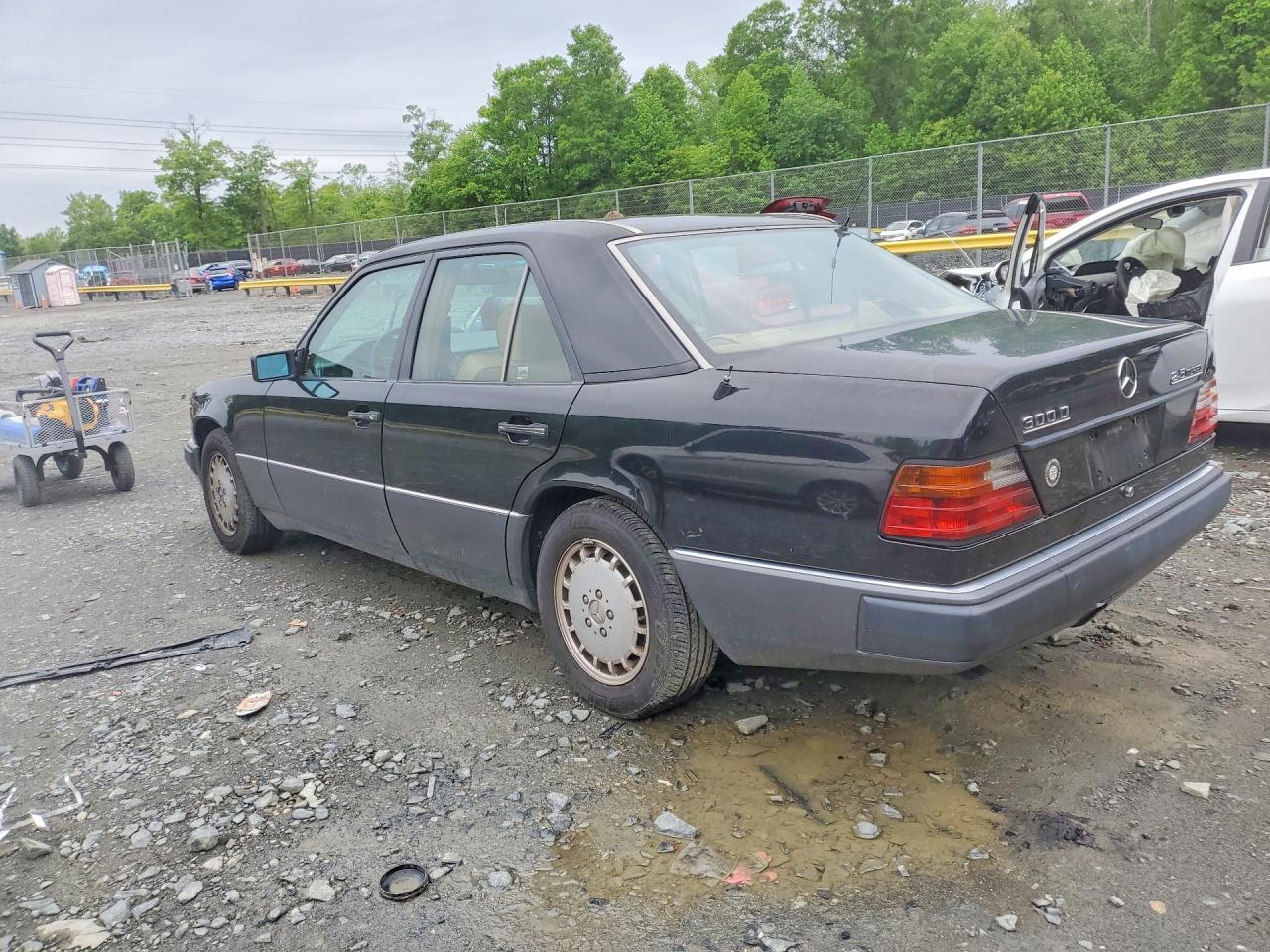 1993 Mercedes-benz 300 D Black vin: WDBEB28EXPC008349