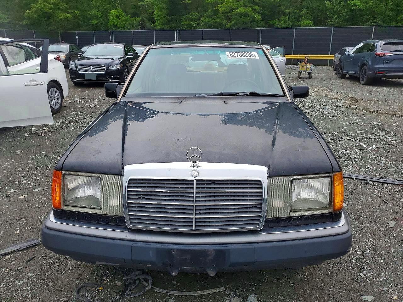 1993 Mercedes-benz 300 D Black vin: WDBEB28EXPC008349