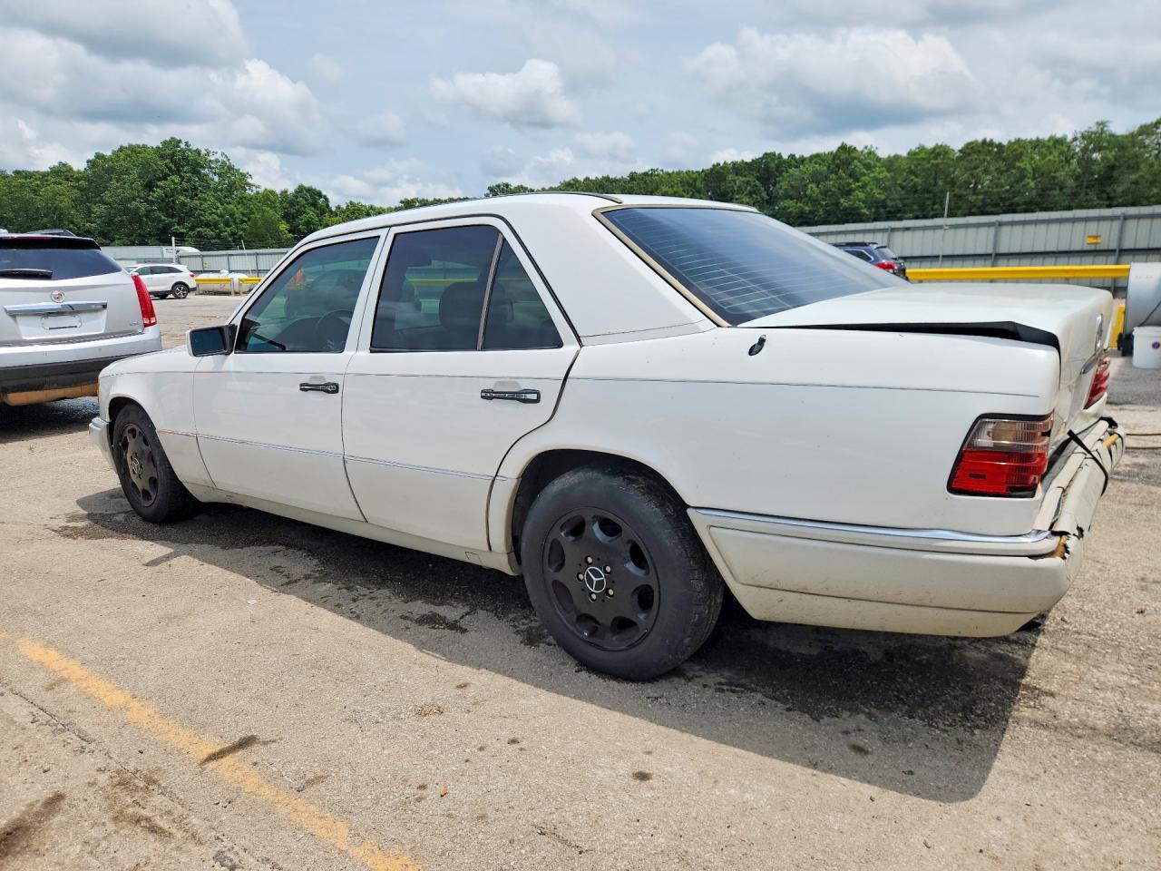 1995 Mercedes-benz E 300d White vin: WDBEB31E2SC135301