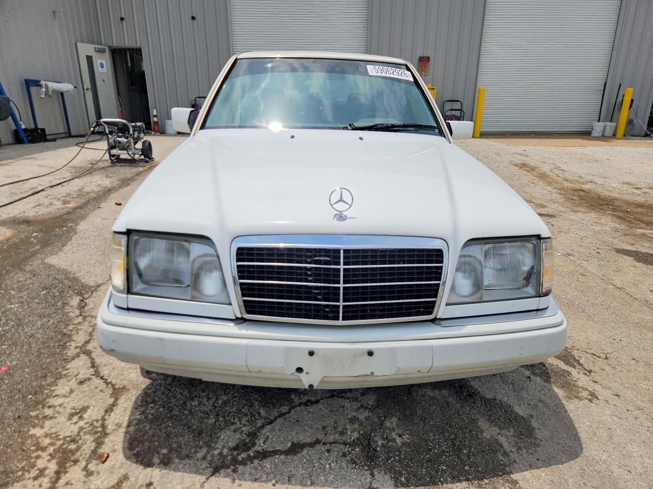 1995 Mercedes-benz E 300d White vin: WDBEB31E2SC135301
