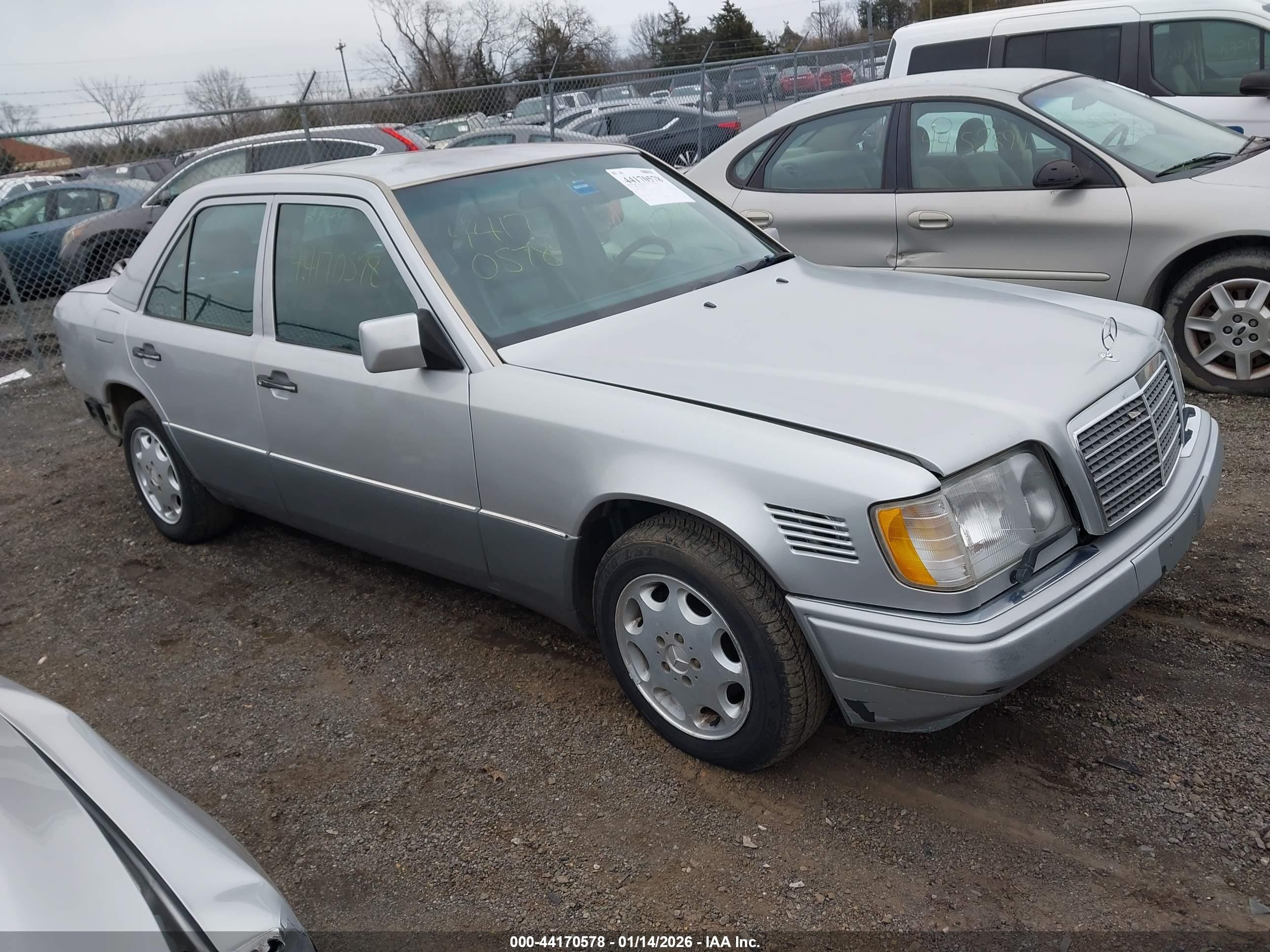 1995 Mercedes-benz E 300d/300d Special Silver vin: WDBEB31E3SC204898