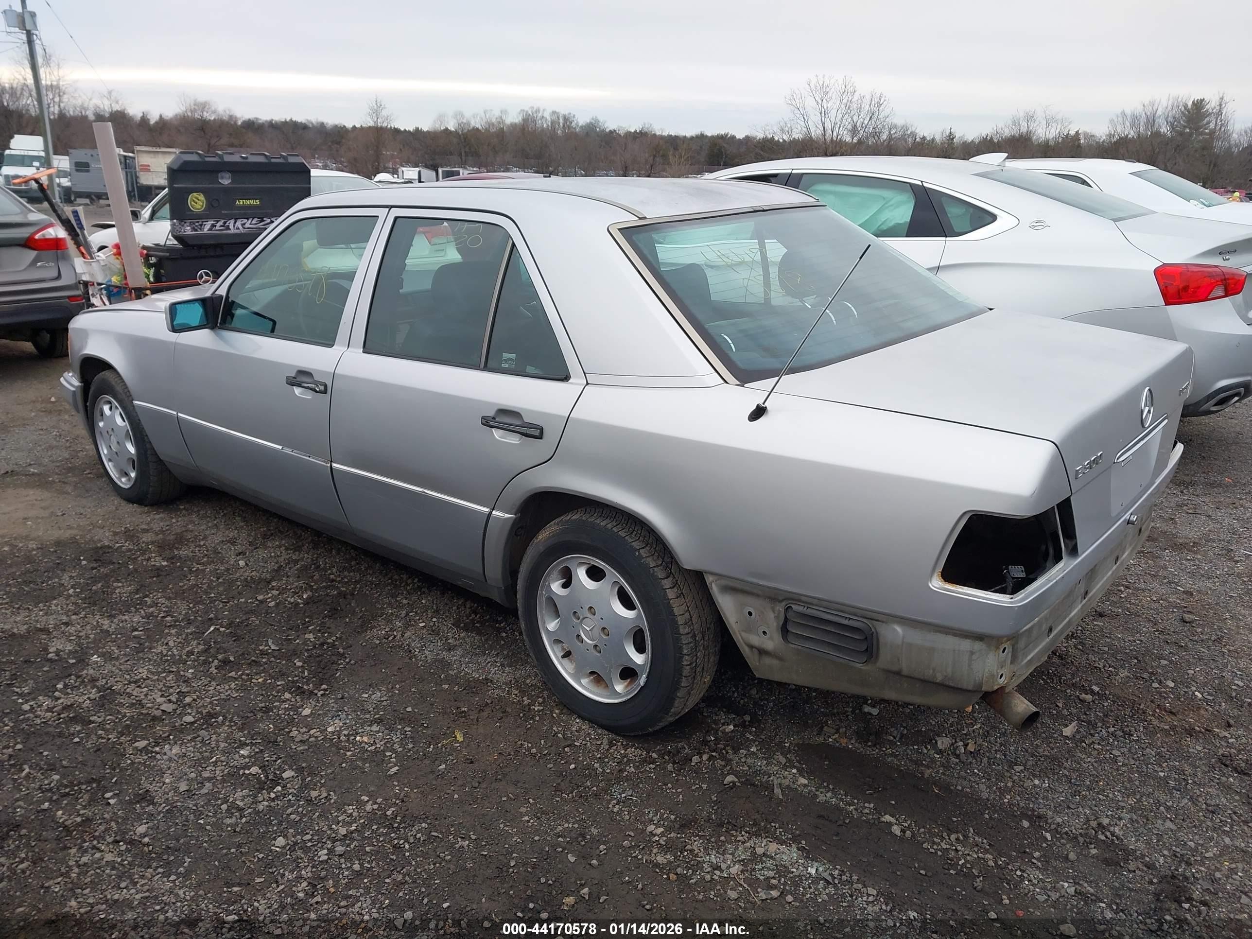 1995 Mercedes-benz E 300d/300d Special Silver vin: WDBEB31E3SC204898