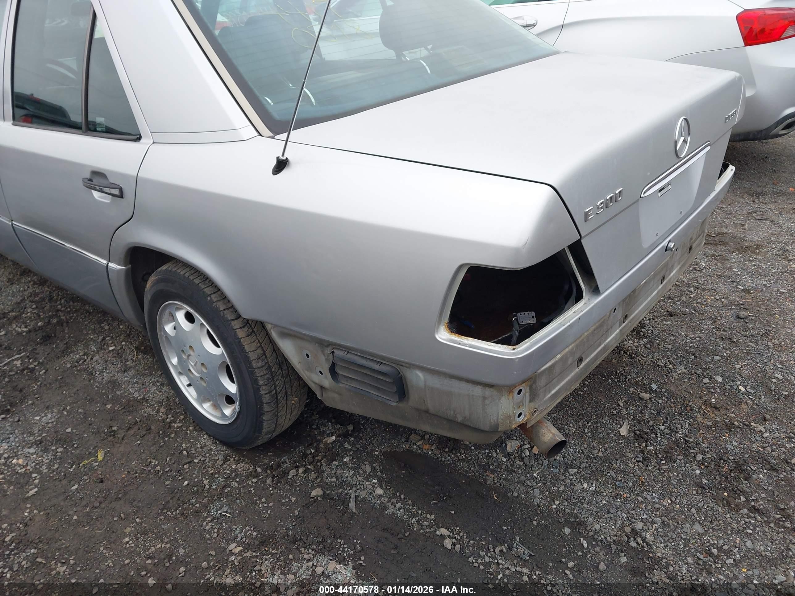1995 Mercedes-benz E 300d/300d Special Silver vin: WDBEB31E3SC204898
