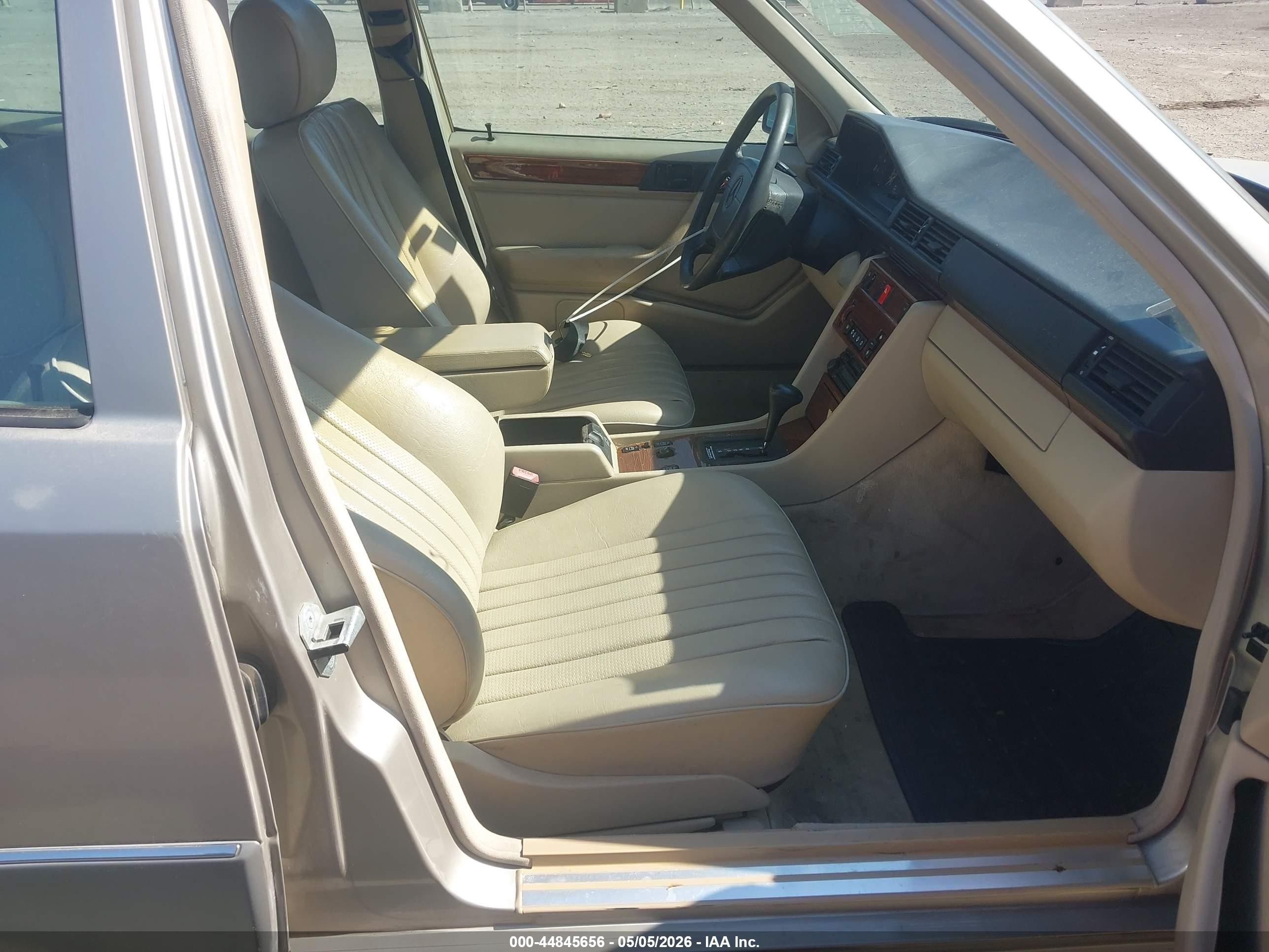 1995 Mercedes-benz E 300d/300d Special Beige vin: WDBEB31E4SC094914