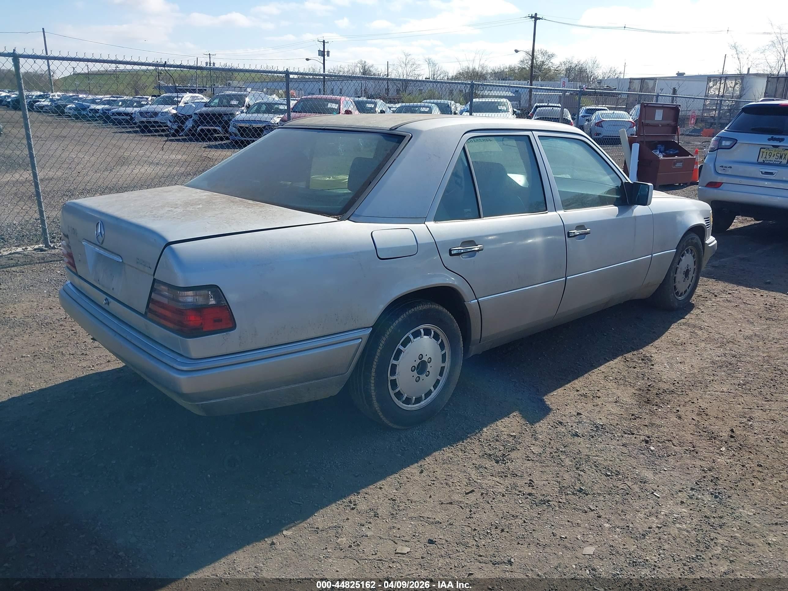 1995 Mercedes-benz E 300d/300d Special Silver vin: WDBEB31E4SC194284