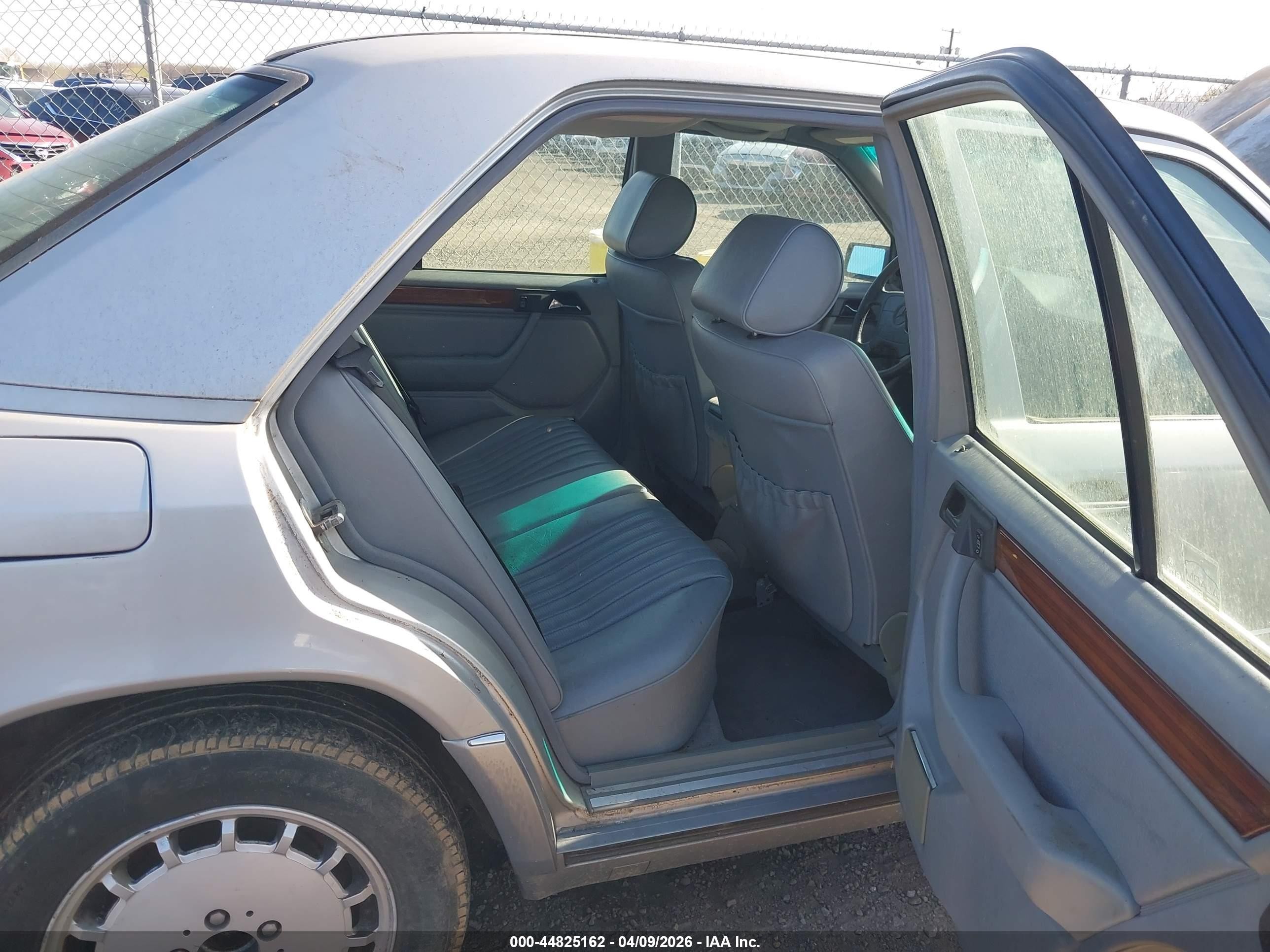 1995 Mercedes-benz E 300d/300d Special Silver vin: WDBEB31E4SC194284