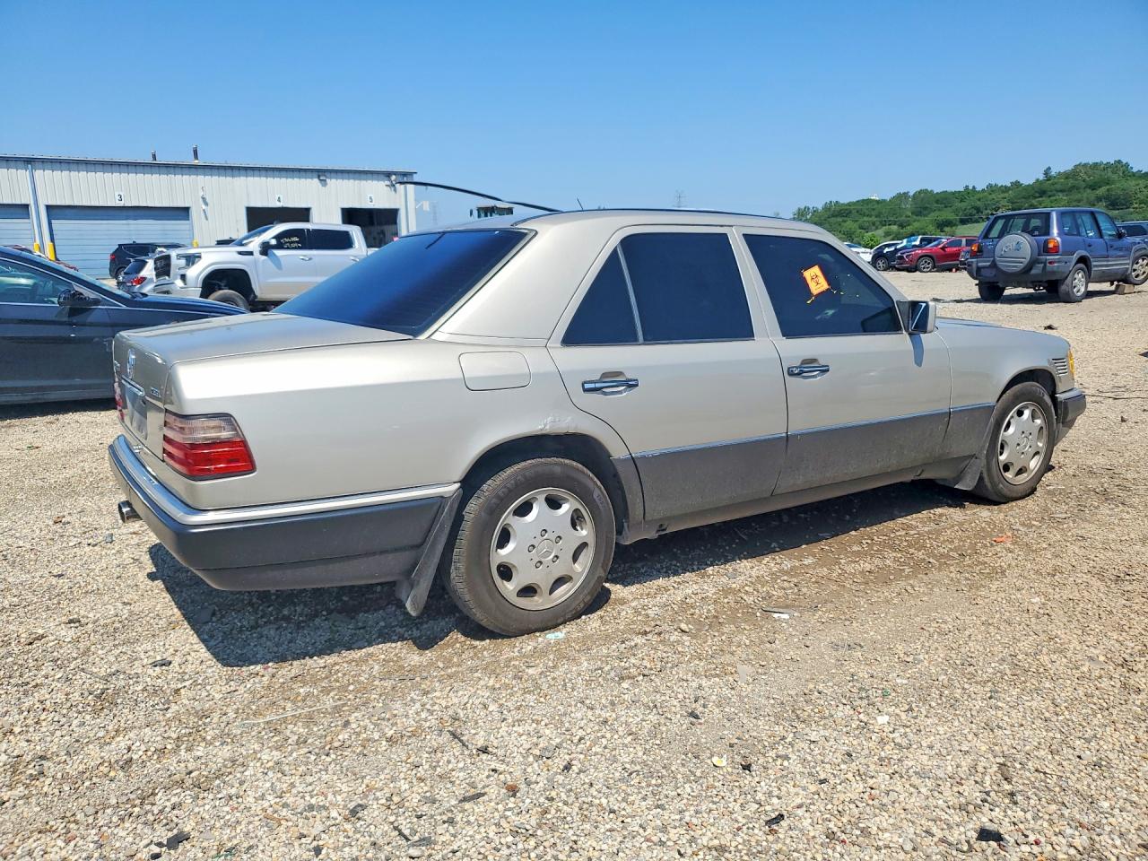 1995 Mercedes-benz E 300d Tan vin: WDBEB31E5SC115706