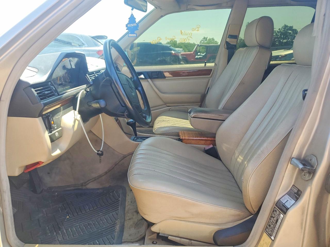 1995 Mercedes-benz E 300d Tan vin: WDBEB31E5SC115706