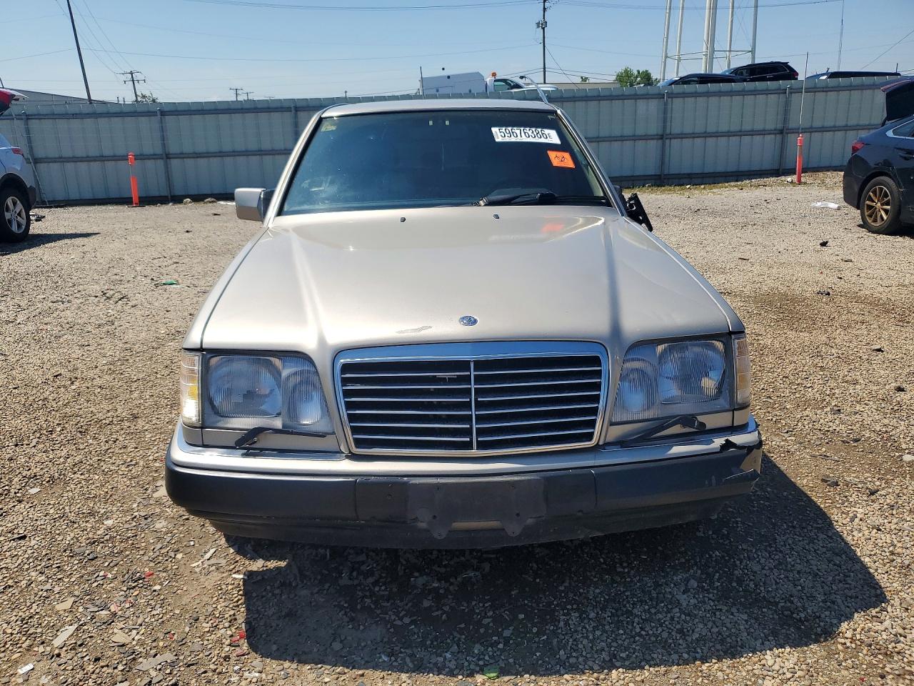 1995 Mercedes-benz E 300d Tan vin: WDBEB31E5SC115706