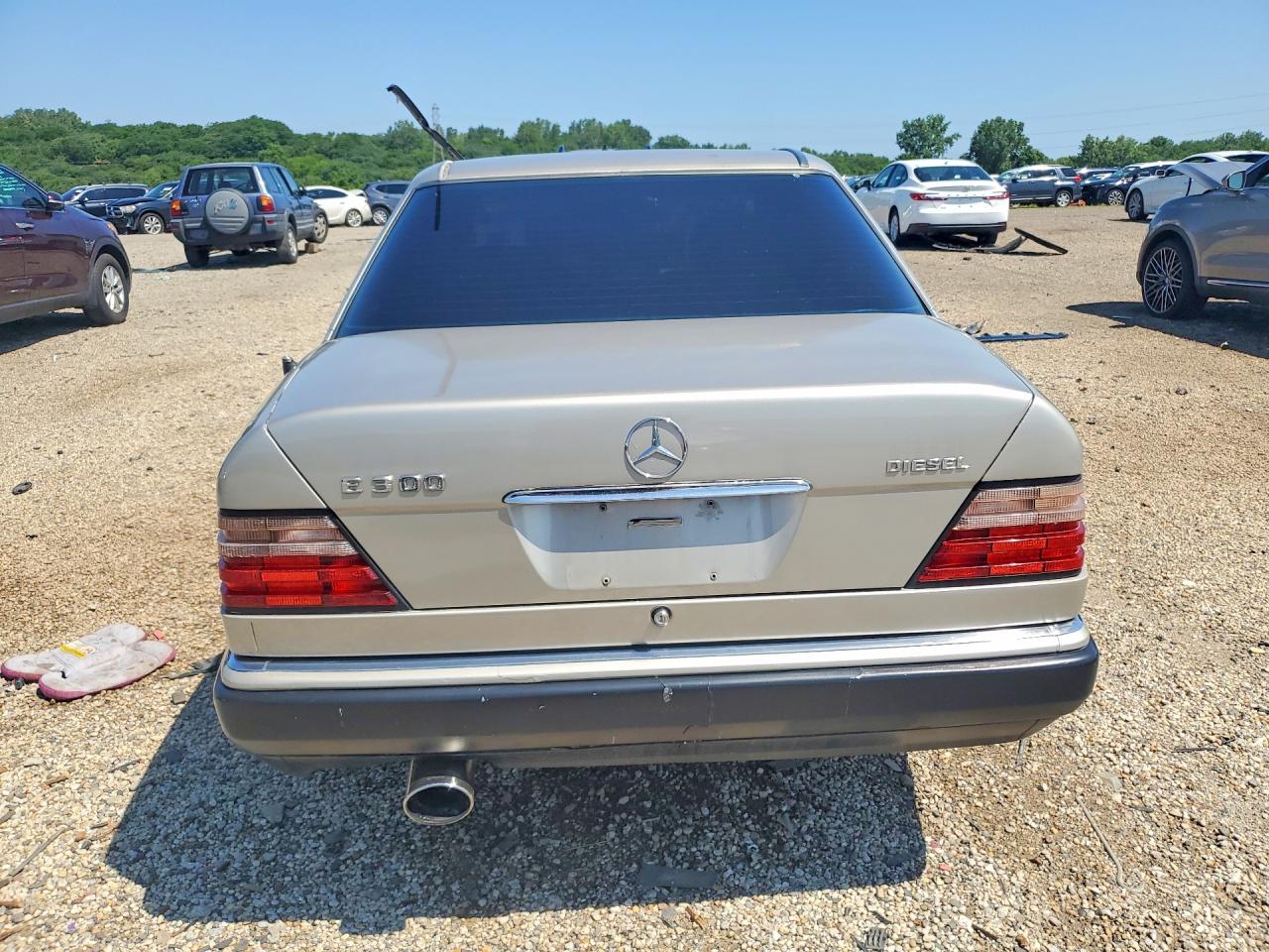 1995 Mercedes-benz E 300d Tan vin: WDBEB31E5SC115706
