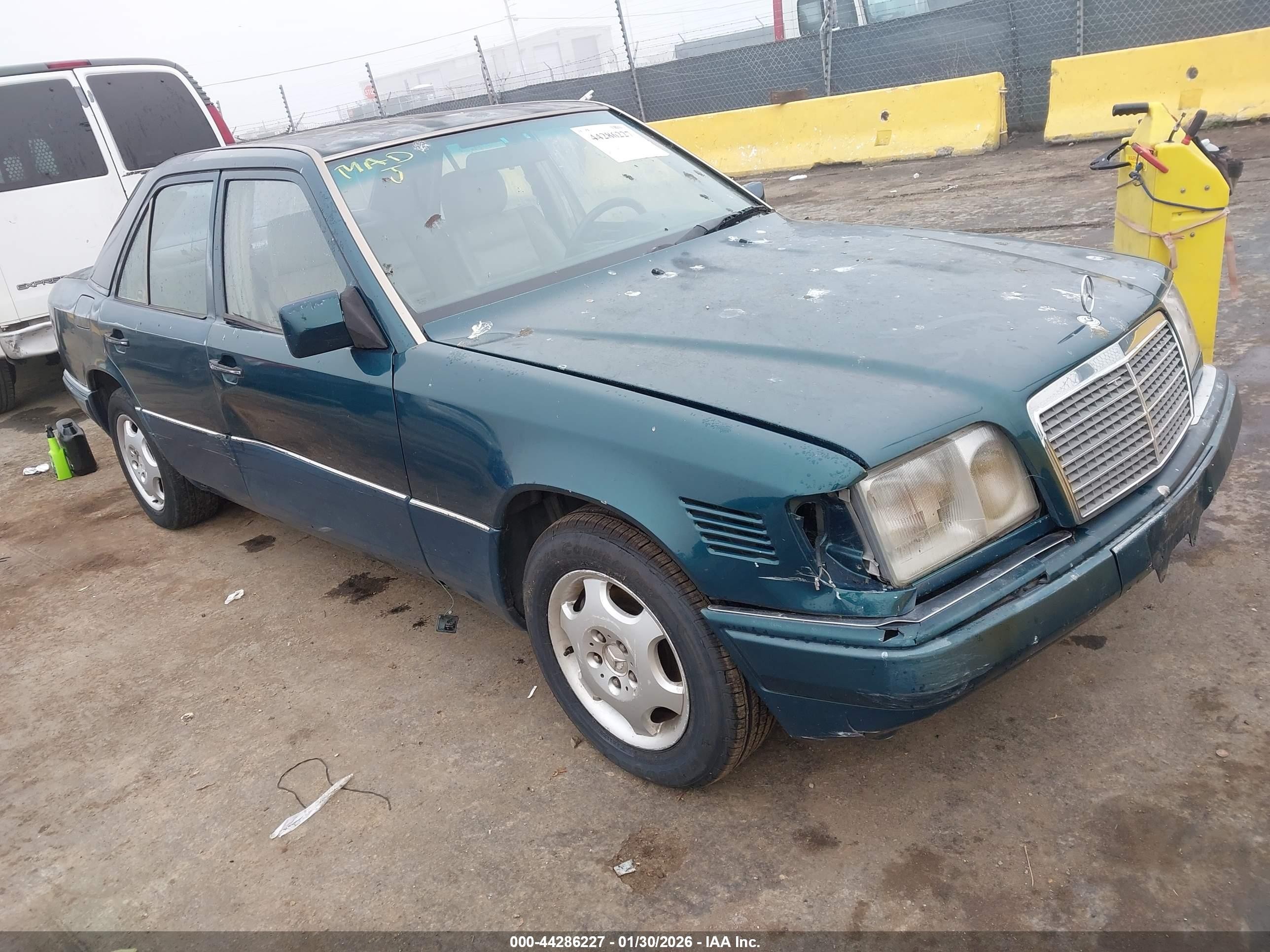 1995 Mercedes-benz E 300d/300d Special Green vin: WDBEB31E7SC265638