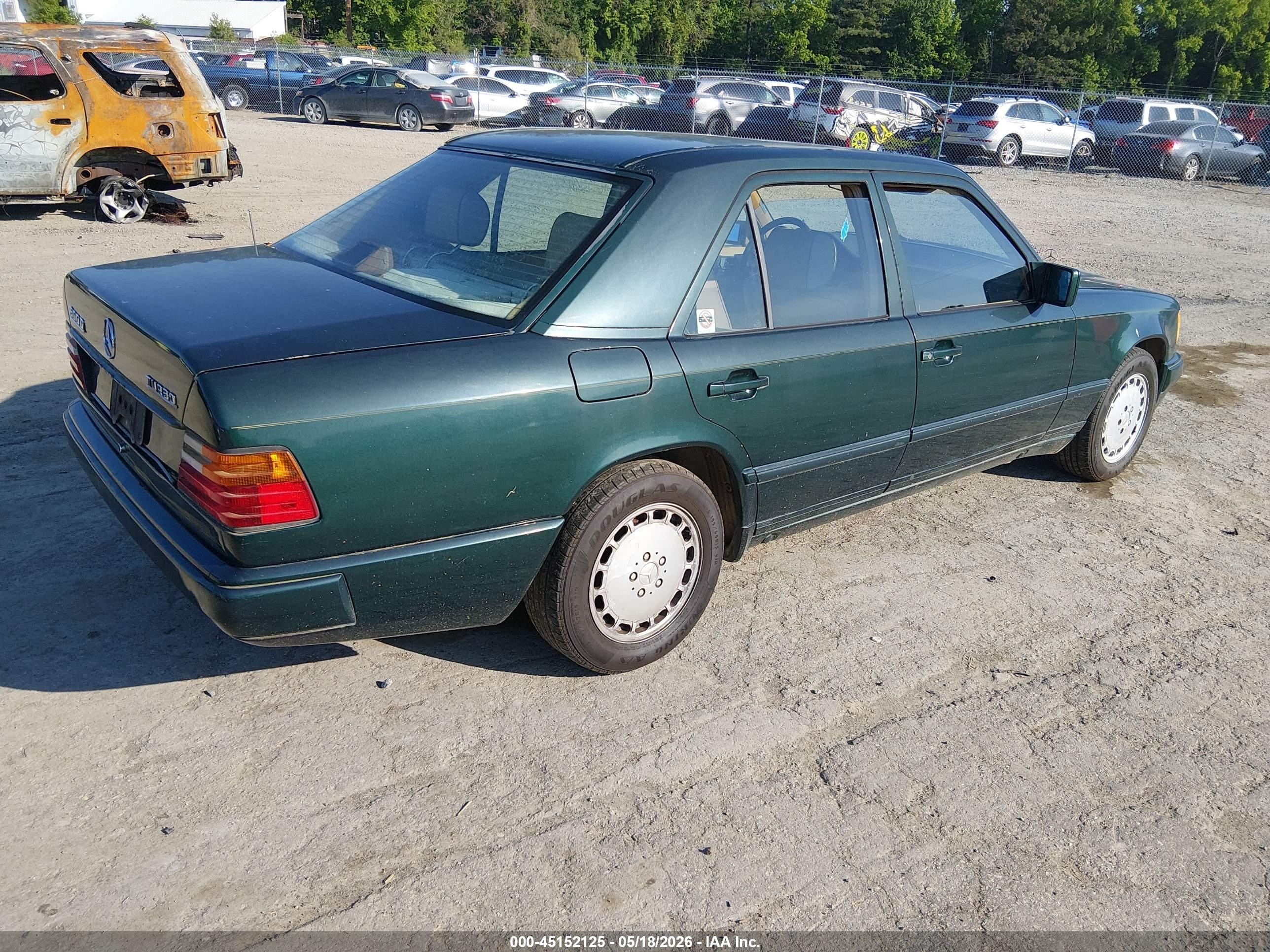 1987 Mercedes-benz 300 Dt Зеленый vin: WDBEB33D6HA413786