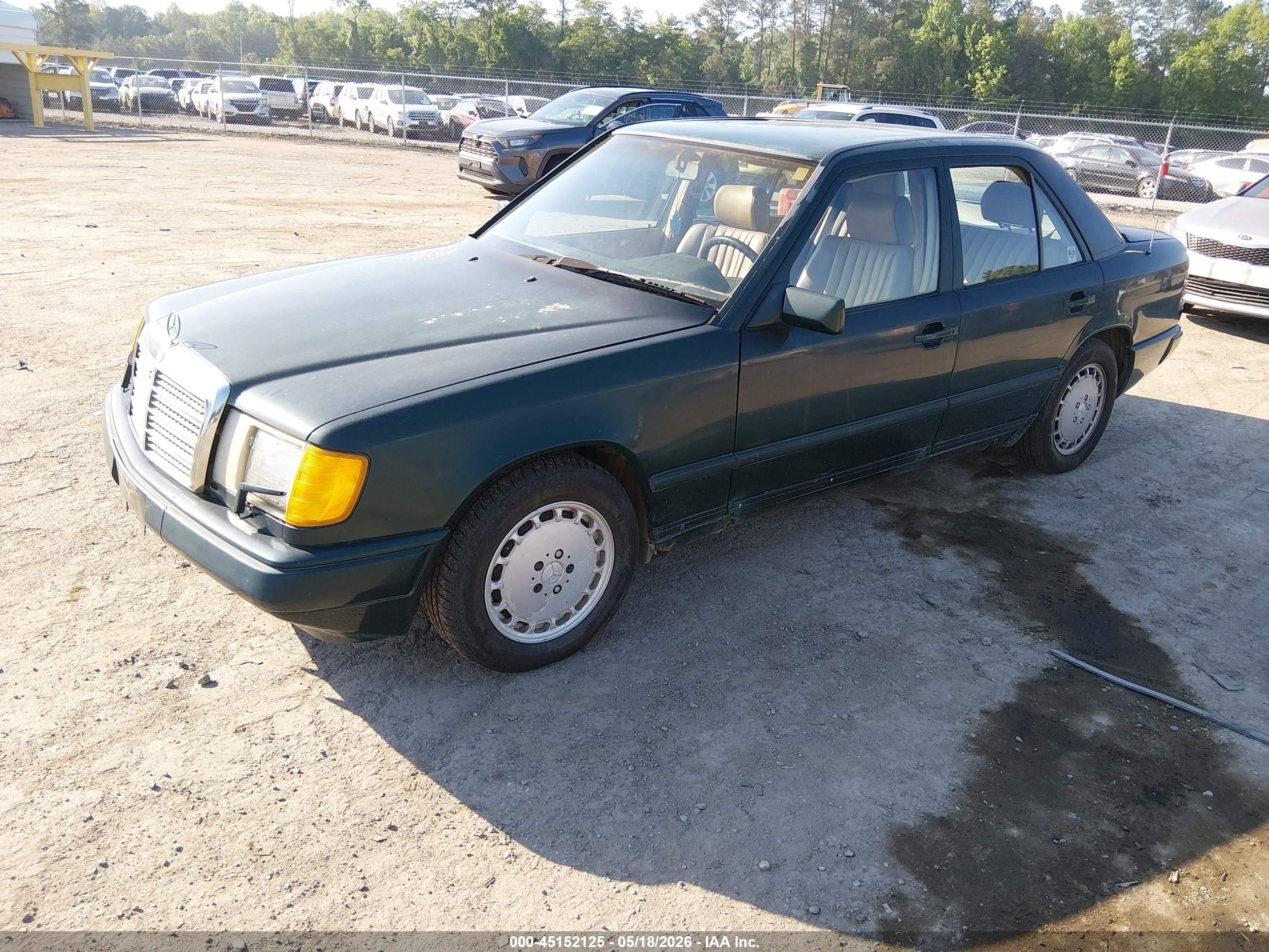 1987 Mercedes-benz 300 Dt Зеленый vin: WDBEB33D6HA413786