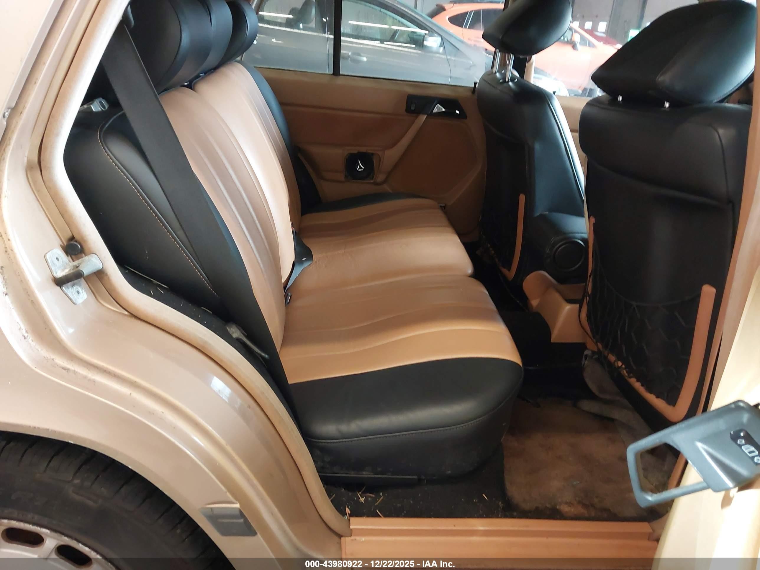 1987 Mercedes-benz 300 Tdt Золотой vin: WDBEB93D0HF027337