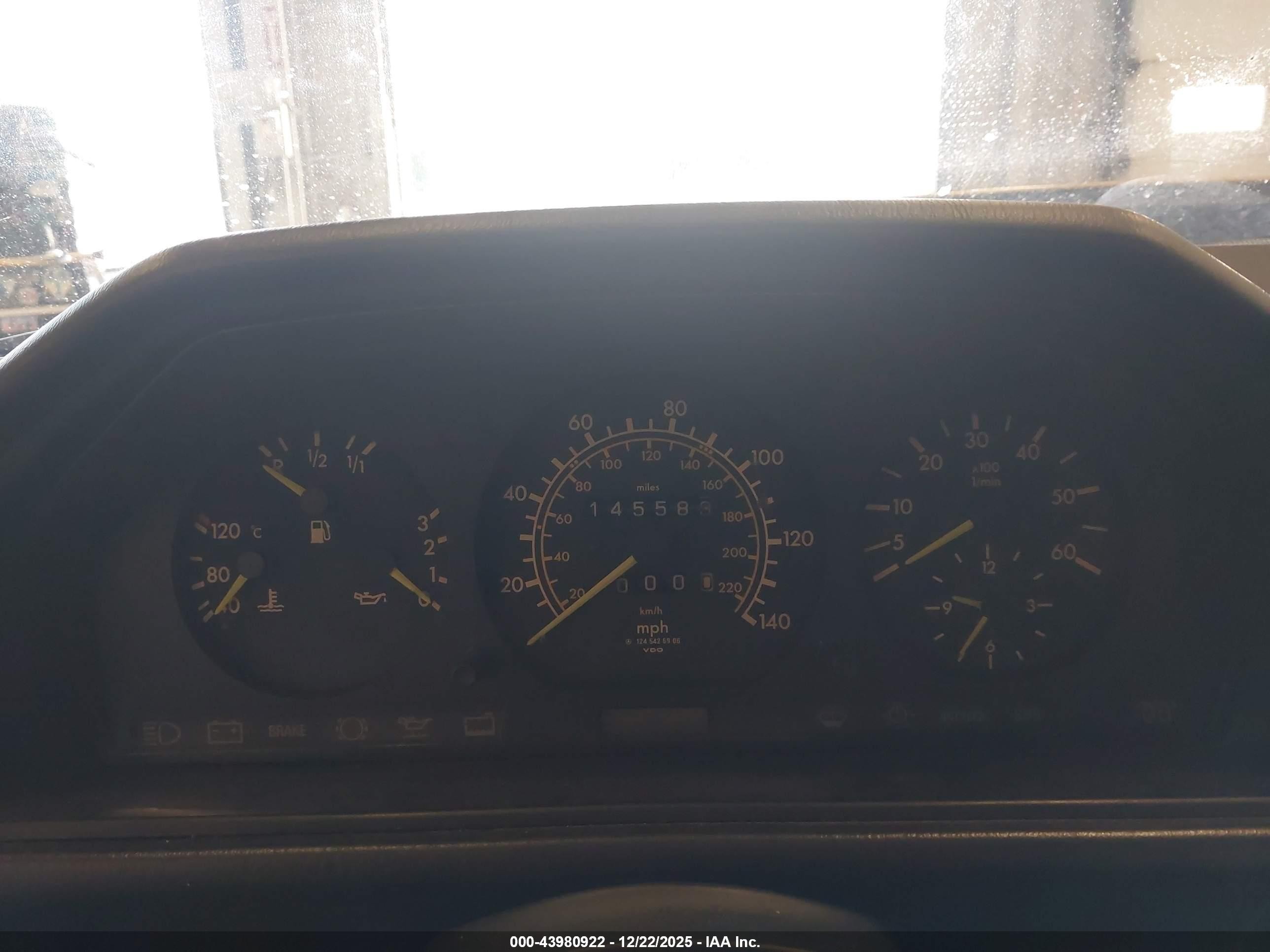 1987 Mercedes-benz 300 Tdt Золотой vin: WDBEB93D0HF027337