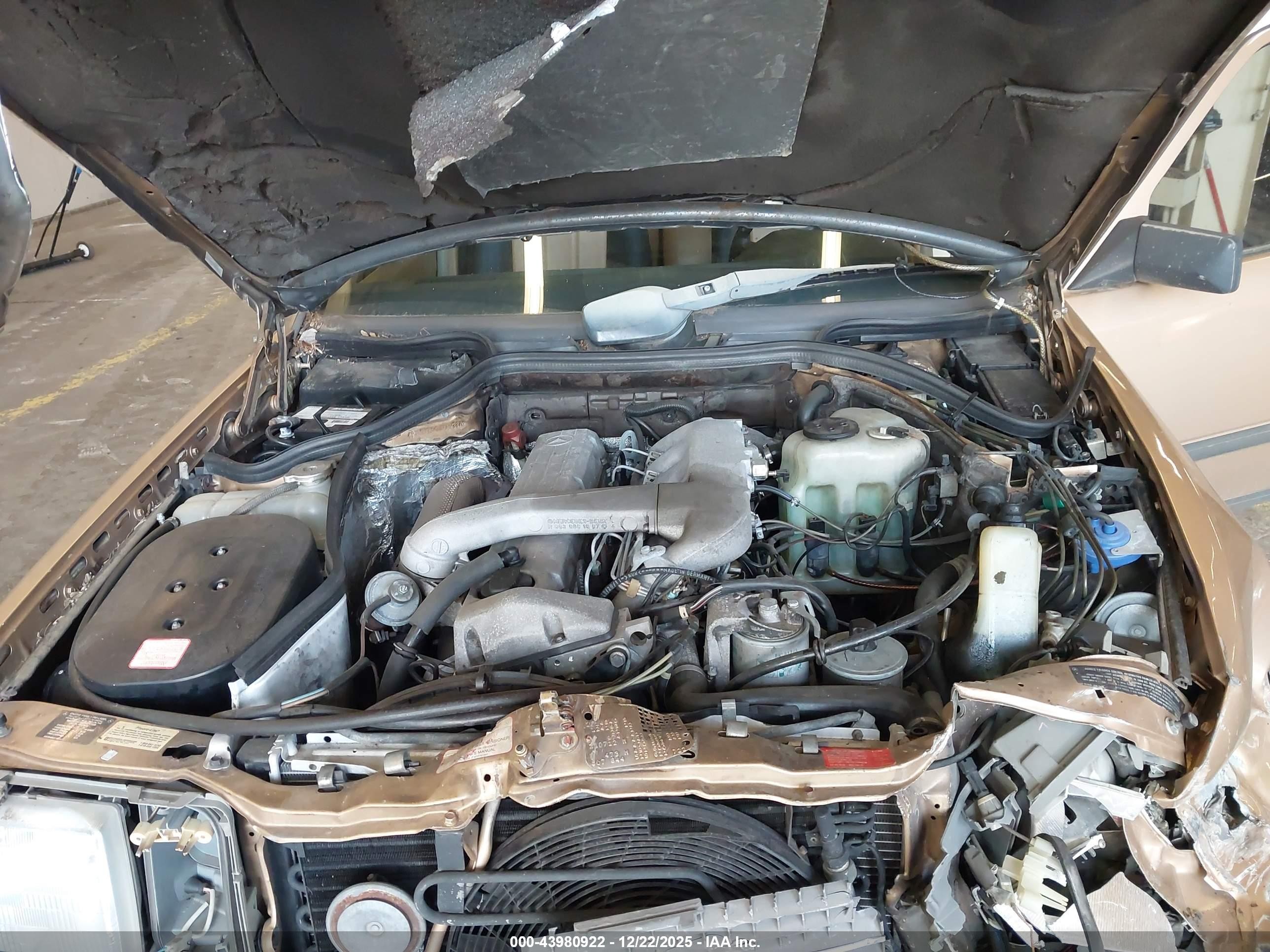 1987 Mercedes-benz 300 Tdt Золотой vin: WDBEB93D0HF027337
