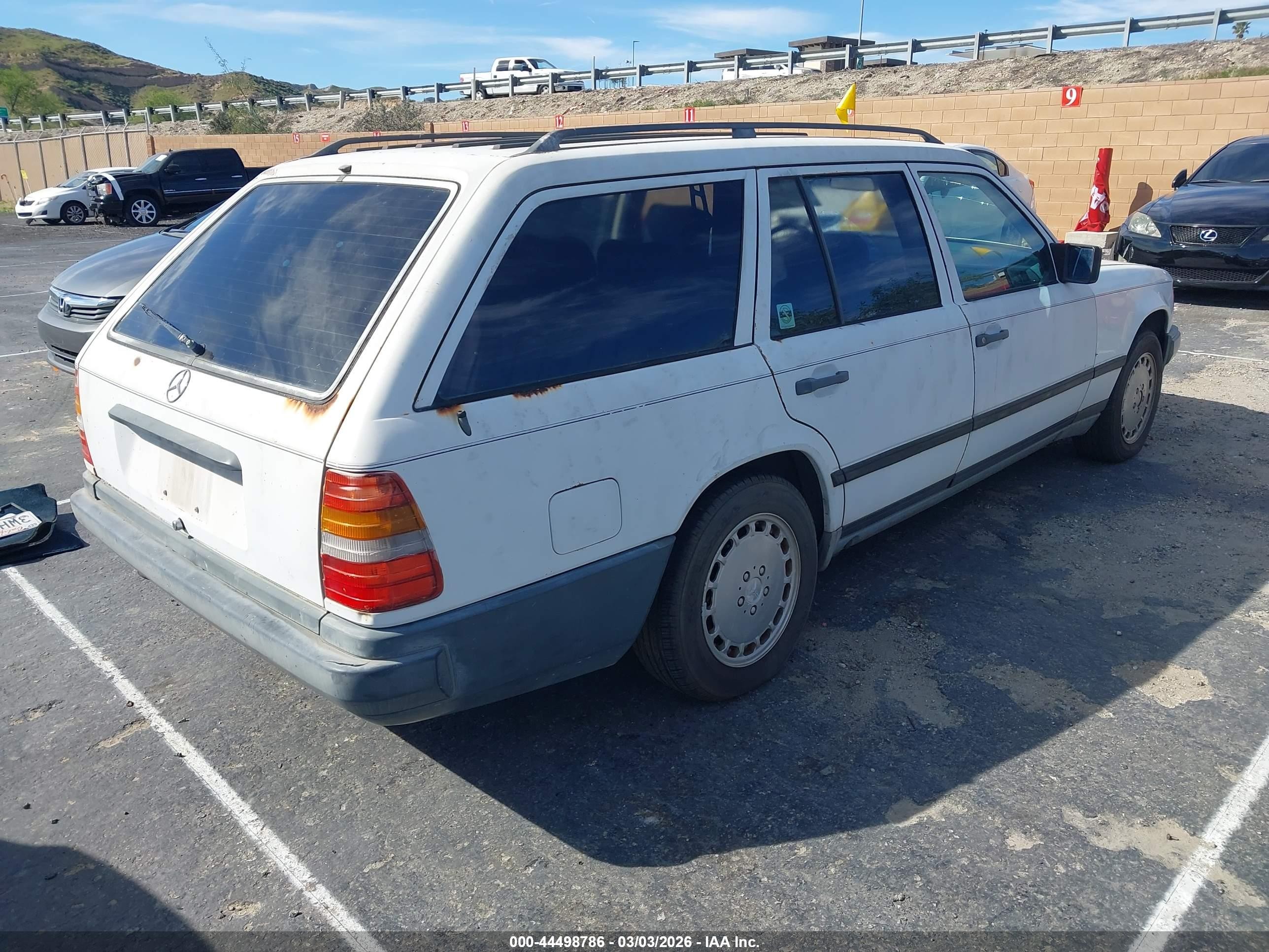 1987 Mercedes-benz 300 Tdt Белый vin: WDBEB93D1HF023796