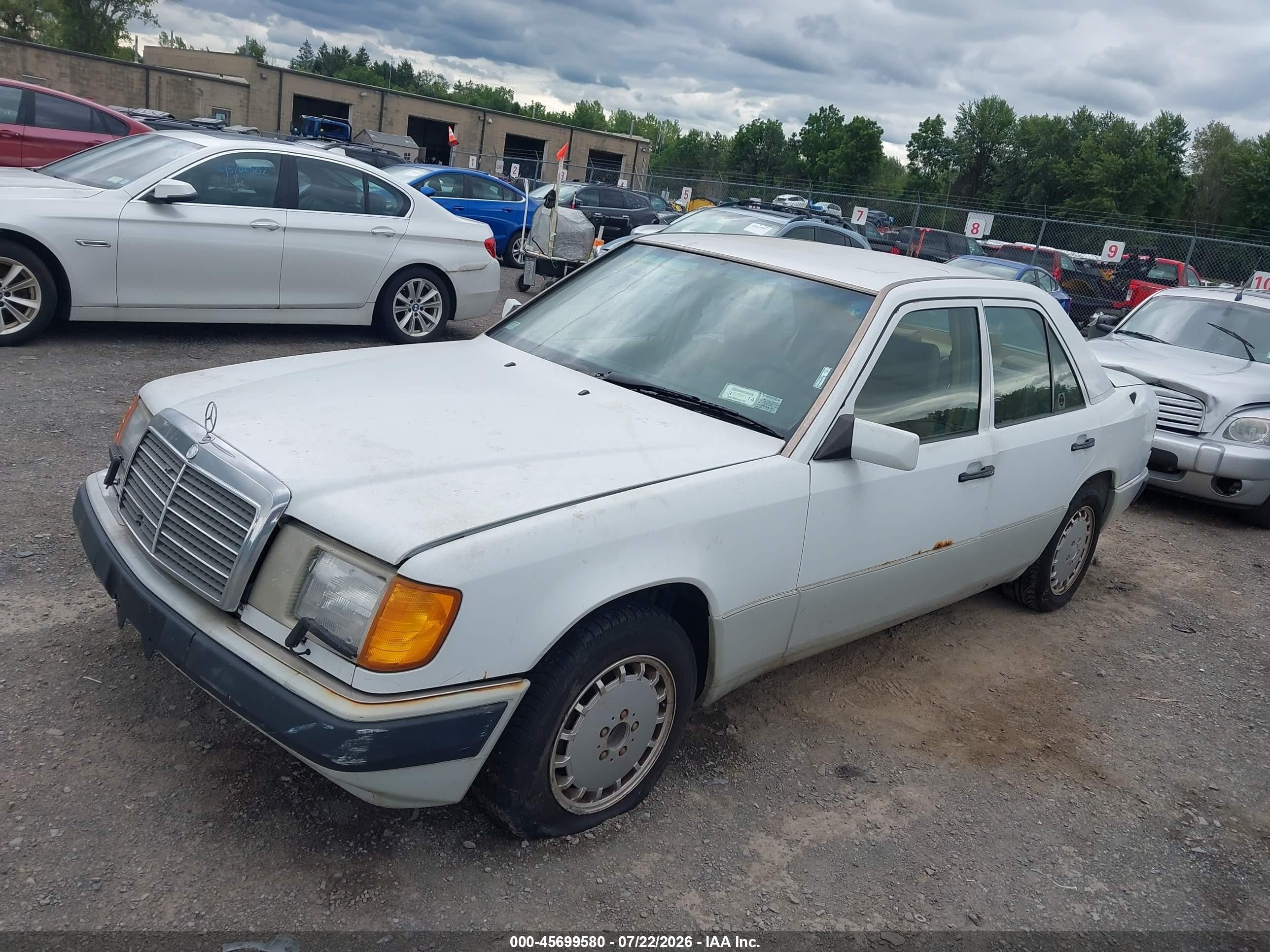 1992 Mercedes-benz 300 E 4matic White vin: WDBED30D9NB647683