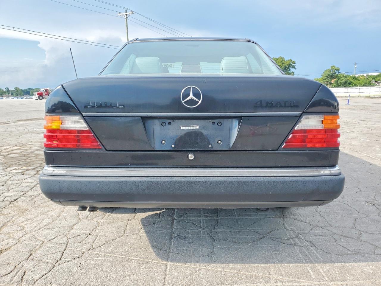 1993 Mercedes-benz 300 E 4matic Black vin: WDBED30E2PB912357
