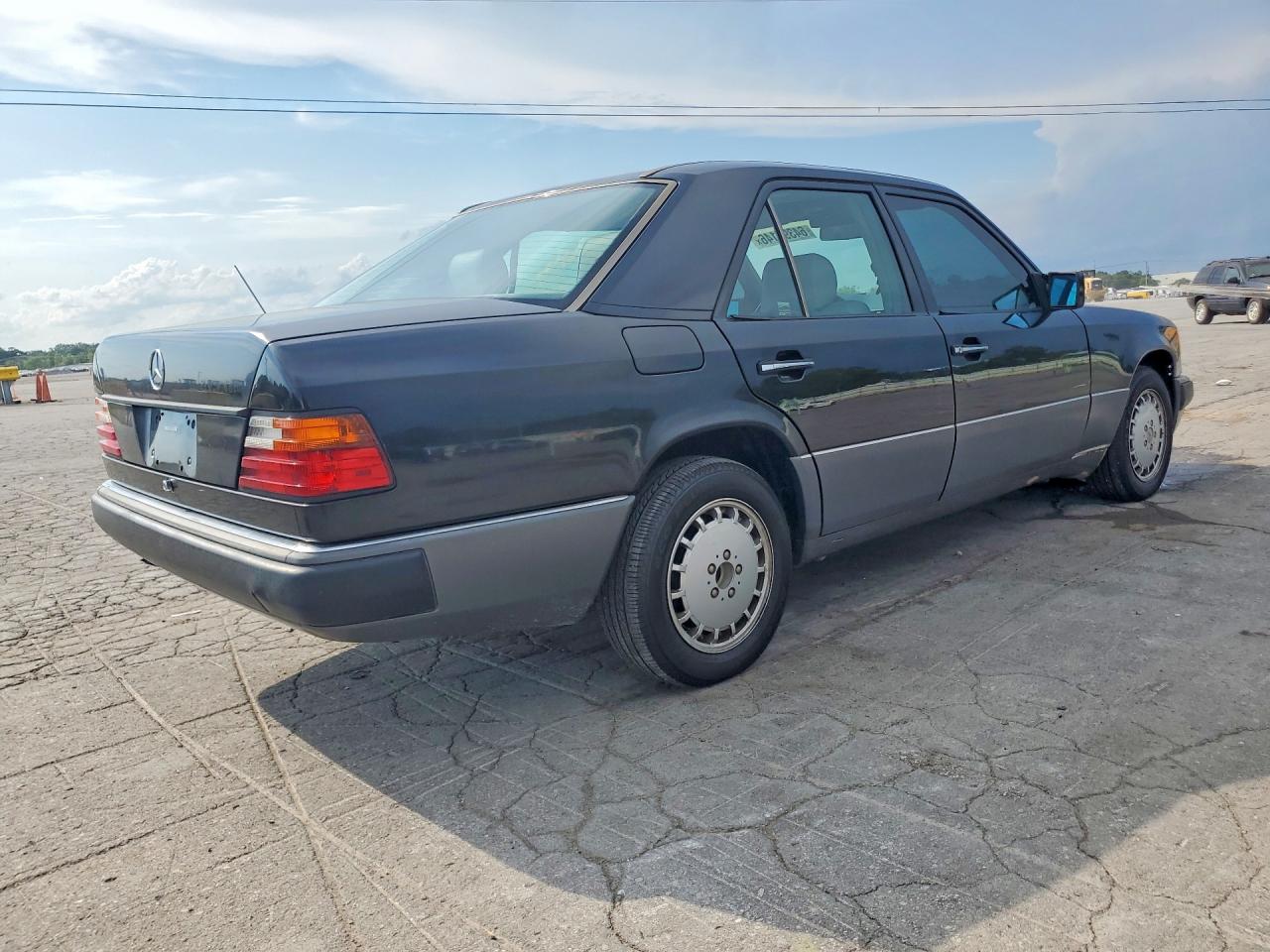 1993 Mercedes-benz 300 E 4matic Black vin: WDBED30E2PB912357
