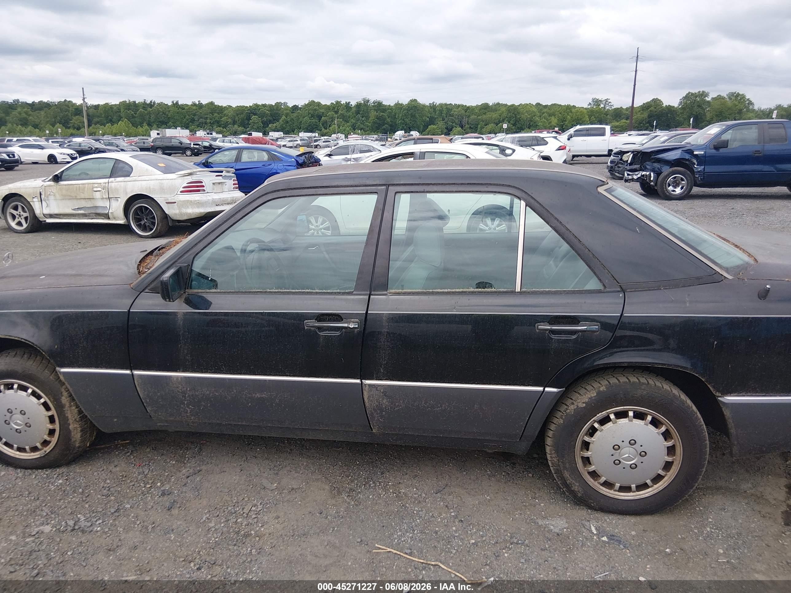 1993 Mercedes-benz 300 E 4matic Black vin: WDBED30E3PB869566