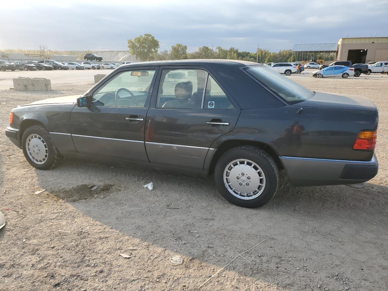 1992 Mercedes-benz 300 E 4matic Black vin: WDBED30E9NB632464