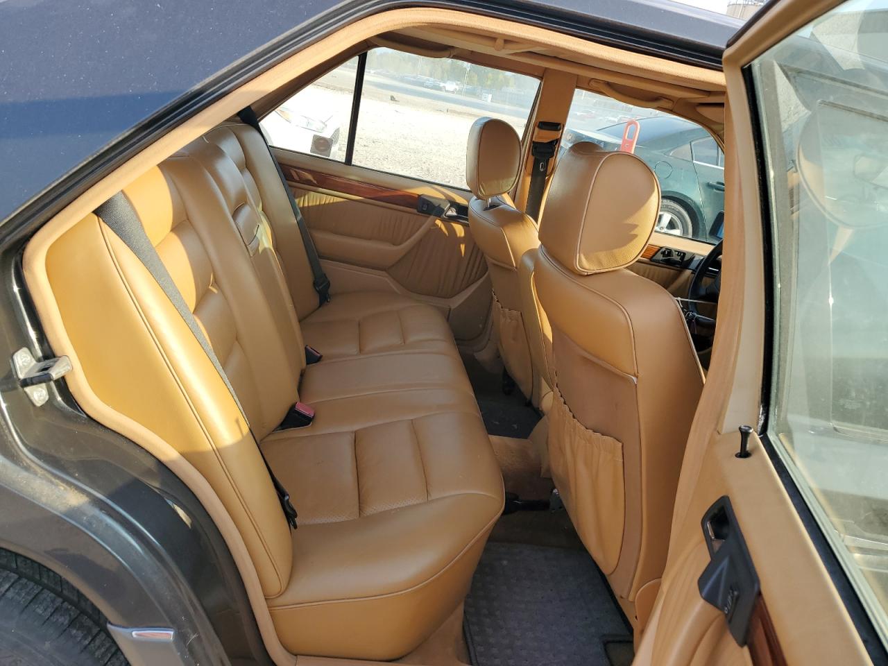 1992 Mercedes-benz 300 E 4matic Black vin: WDBED30E9NB632464