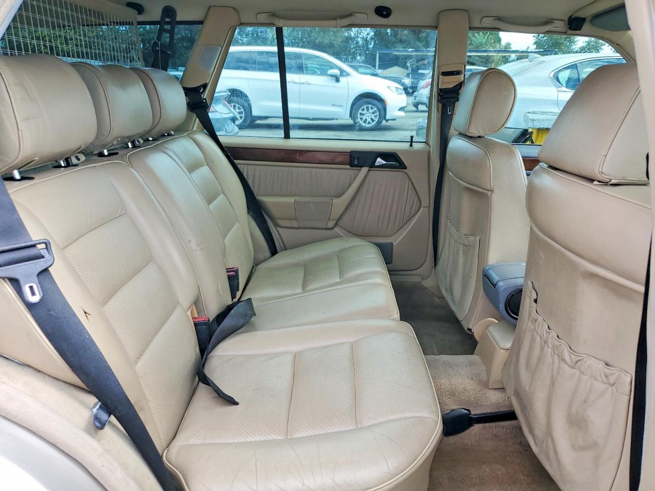 1992 Mercedes-benz 300 Te 4matic Silver vin: WDBED90E2NF196598