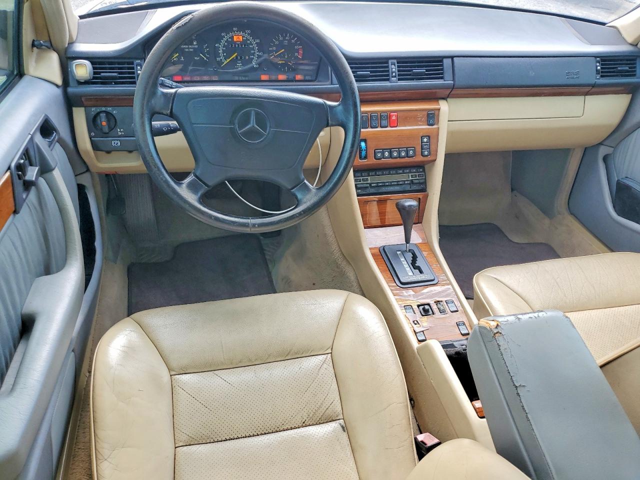 1992 Mercedes-benz 300 Te 4matic Silver vin: WDBED90E2NF196598