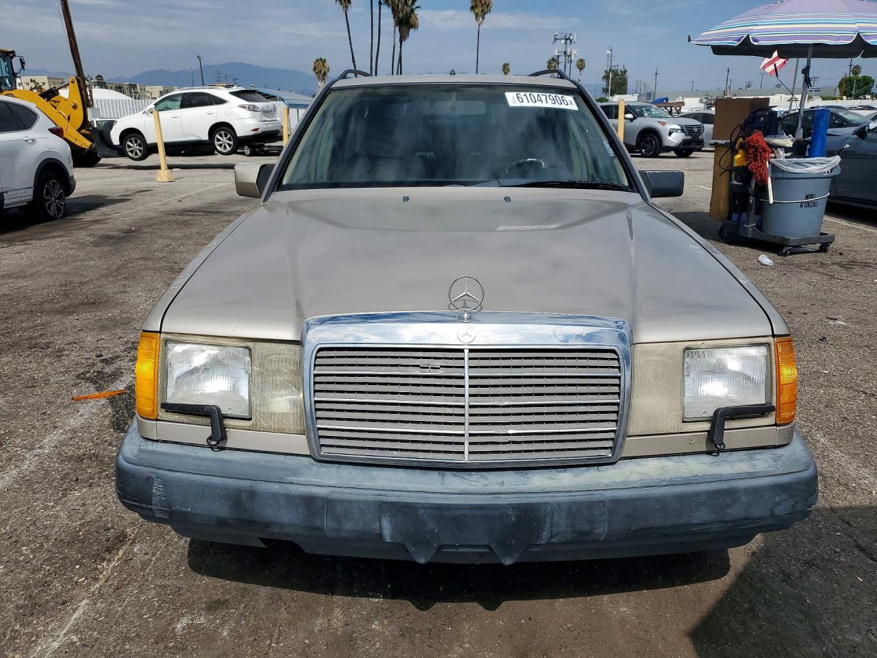 1992 Mercedes-benz 300 Te 4matic Silver vin: WDBED90E2NF196598