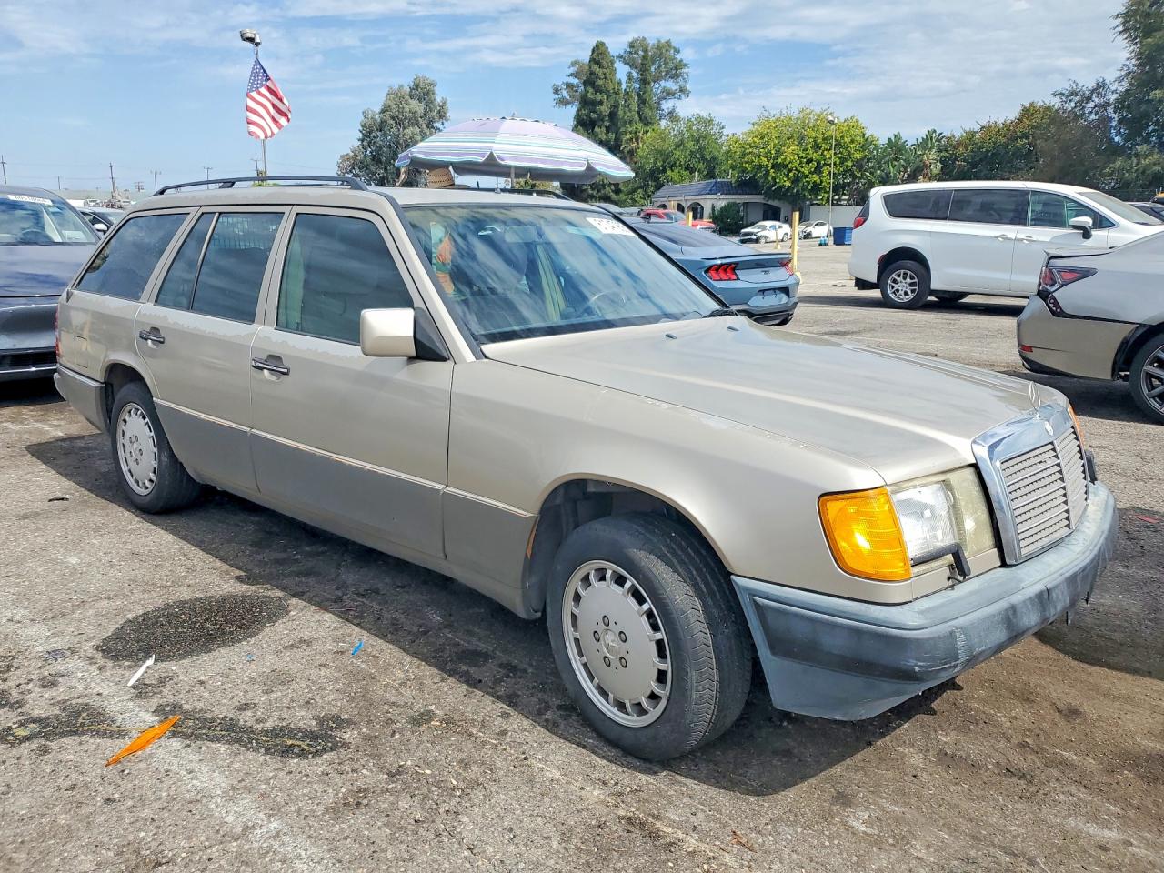 1992 Mercedes-benz 300 Te 4matic Silver vin: WDBED90E2NF196598