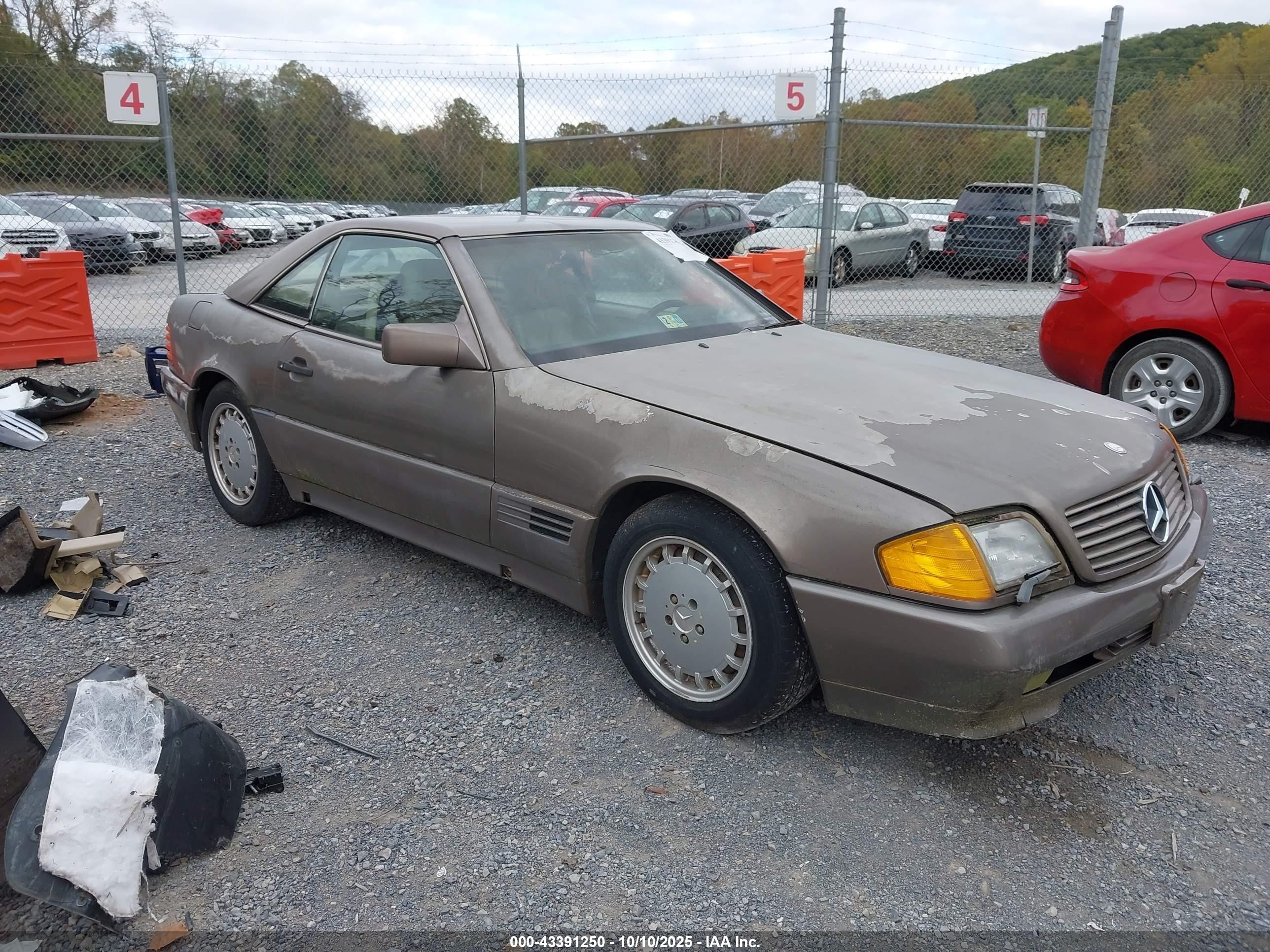 1990 Mercedes-benz 300 Sl Gold vin: WDBFA61E2LF006225