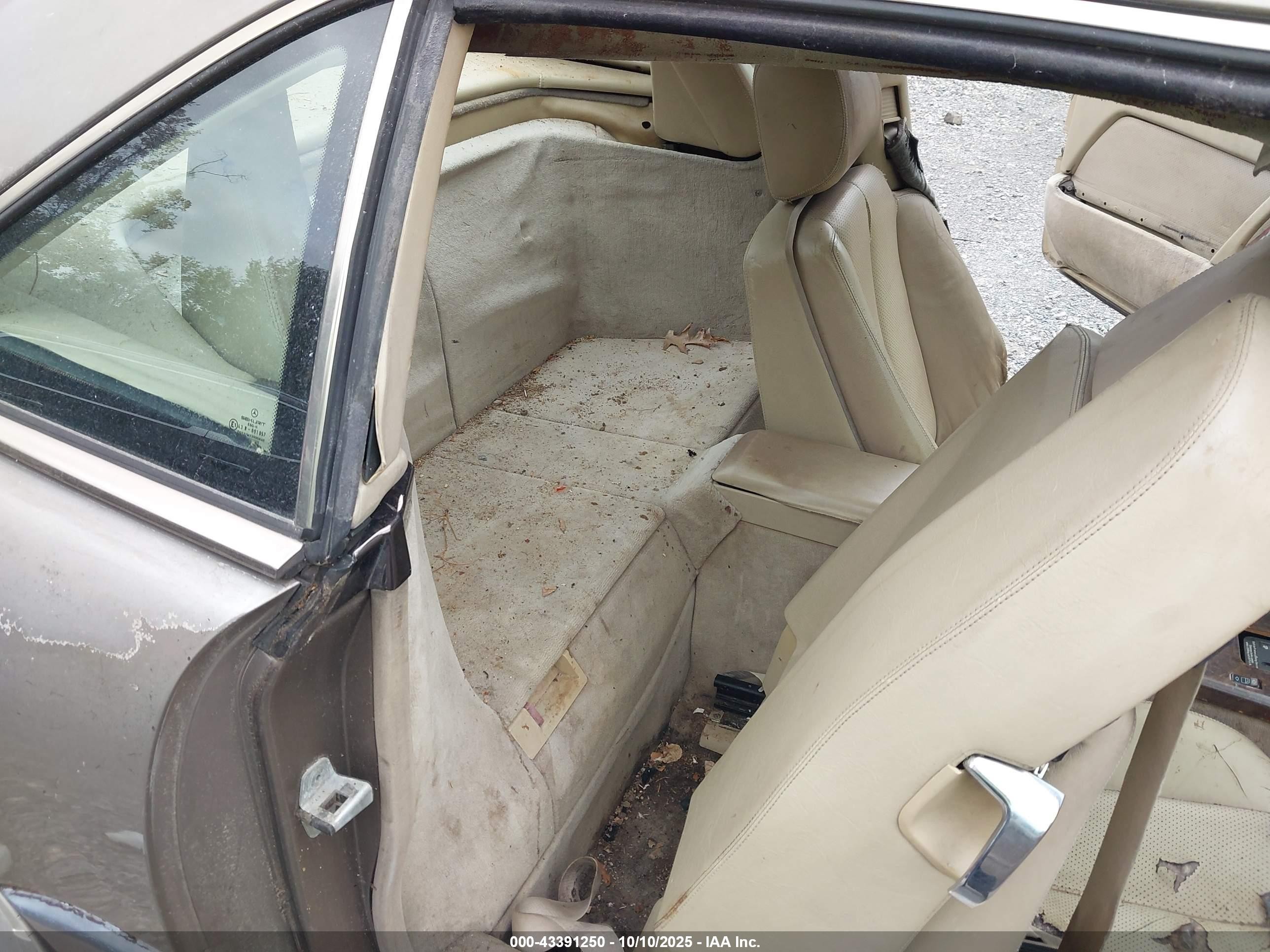 1990 Mercedes-benz 300 Sl Золотой vin: WDBFA61E2LF006225