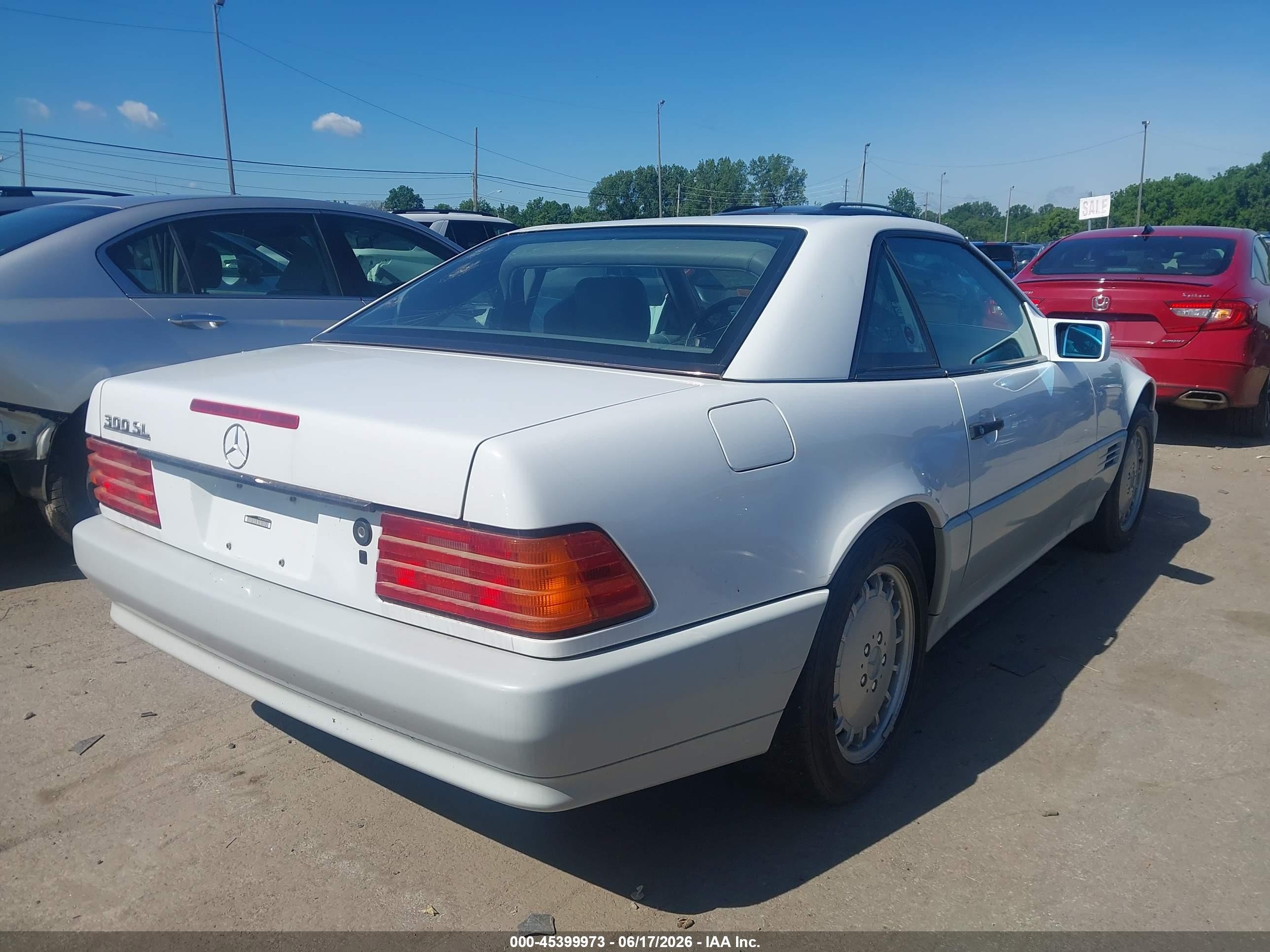 1992 Mercedes-benz 300 Sl White vin: WDBFA61E4NF042078