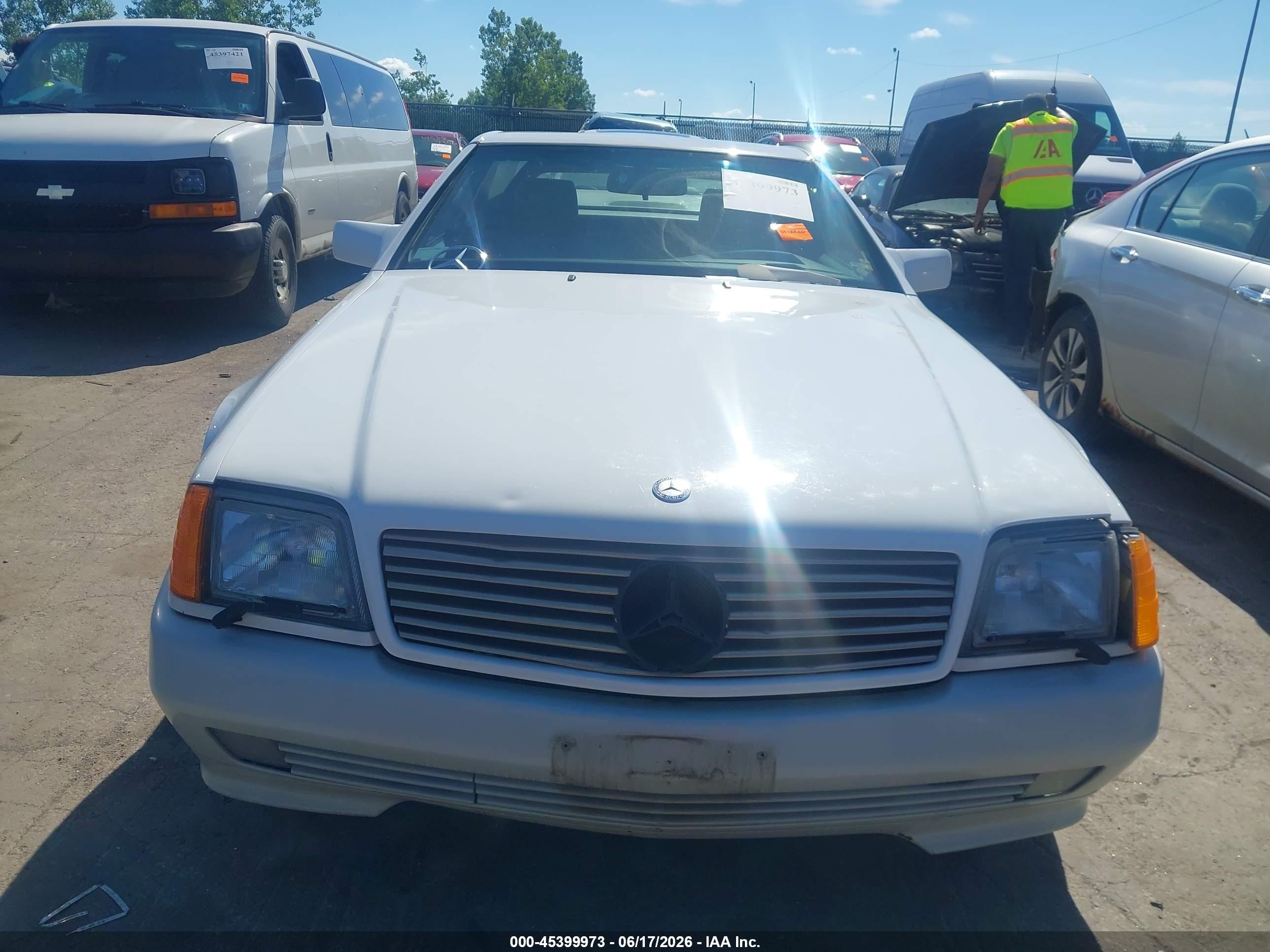 1992 Mercedes-benz 300 Sl White vin: WDBFA61E4NF042078
