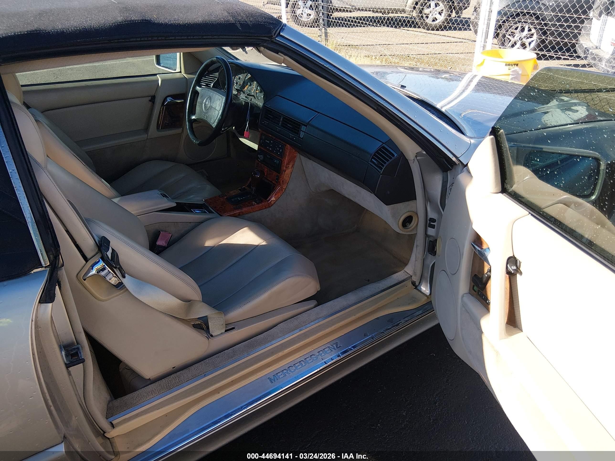 1991 Mercedes-benz 300 Sl Золотой vin: WDBFA61E5MF024624
