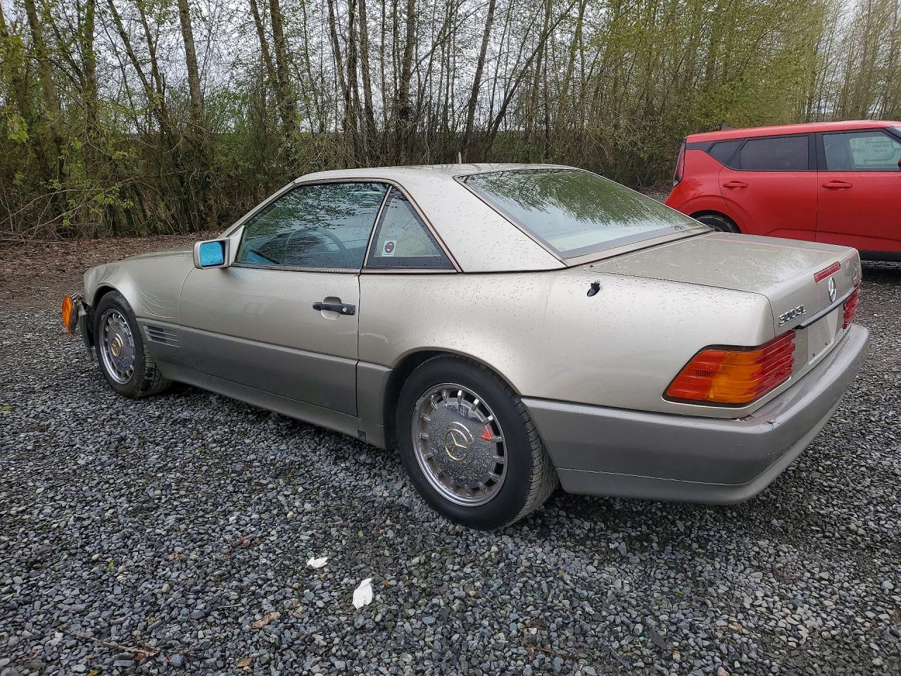 1991 Mercedes Benz 300 Sl Gold vin: WDBFA61E6MF015639