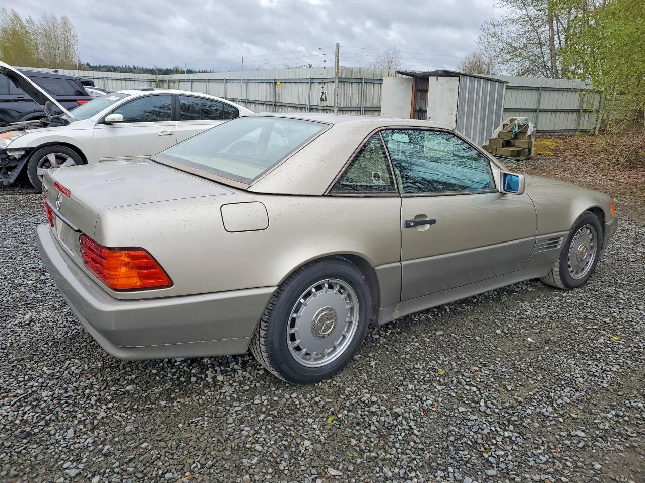1991 Mercedes Benz 300 Sl Gold vin: WDBFA61E6MF015639
