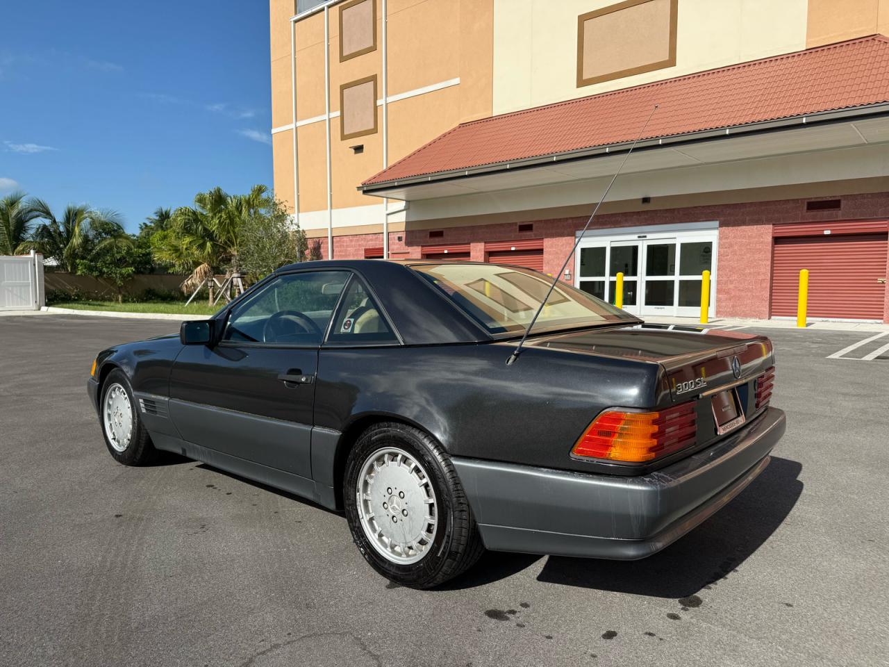 1991 Mercedes-benz 300 Sl Black vin: WDBFA61E6MF018332