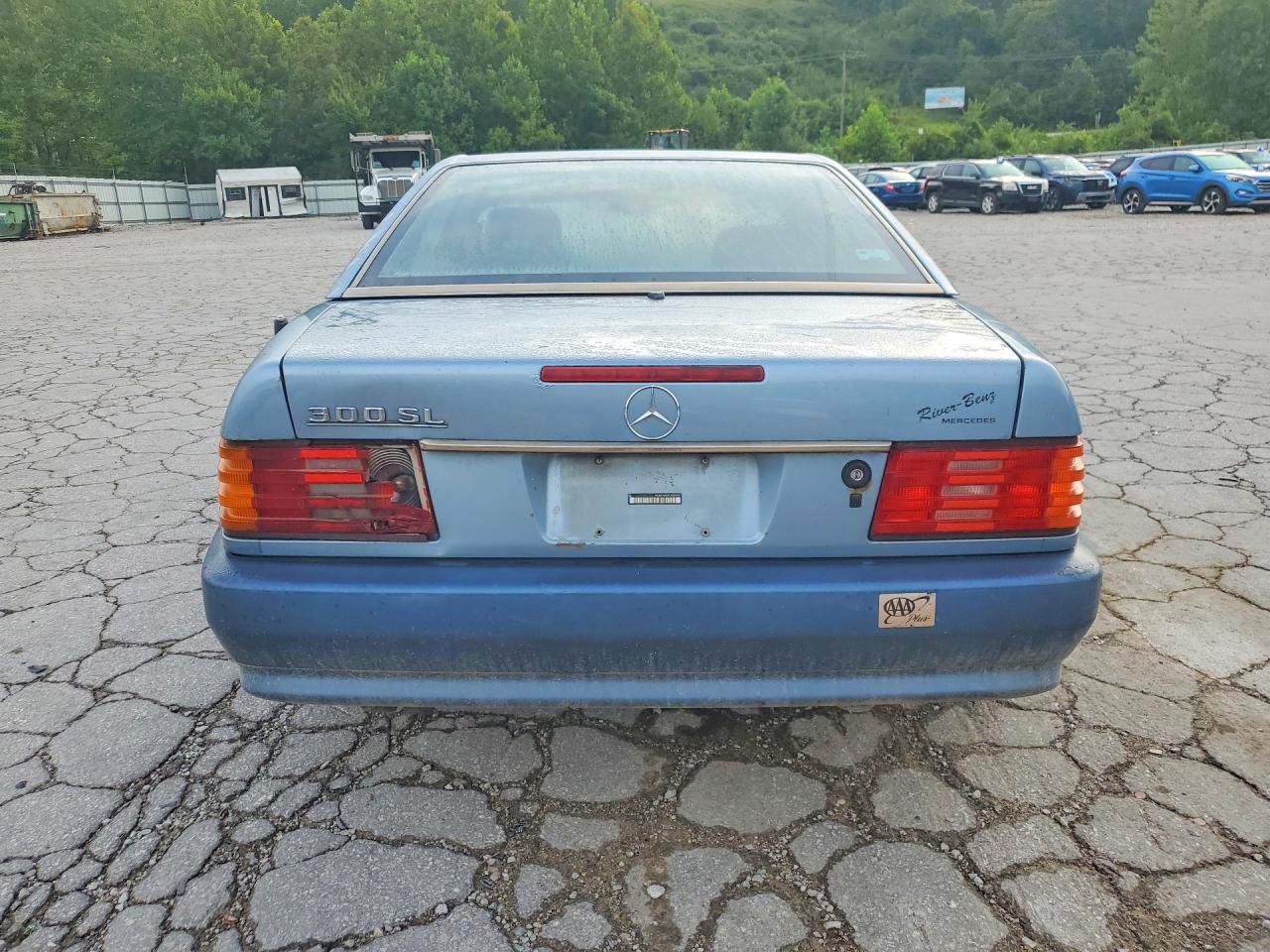 1990 Mercedes-benz 300 Sl Blue vin: WDBFA61E9LF006481