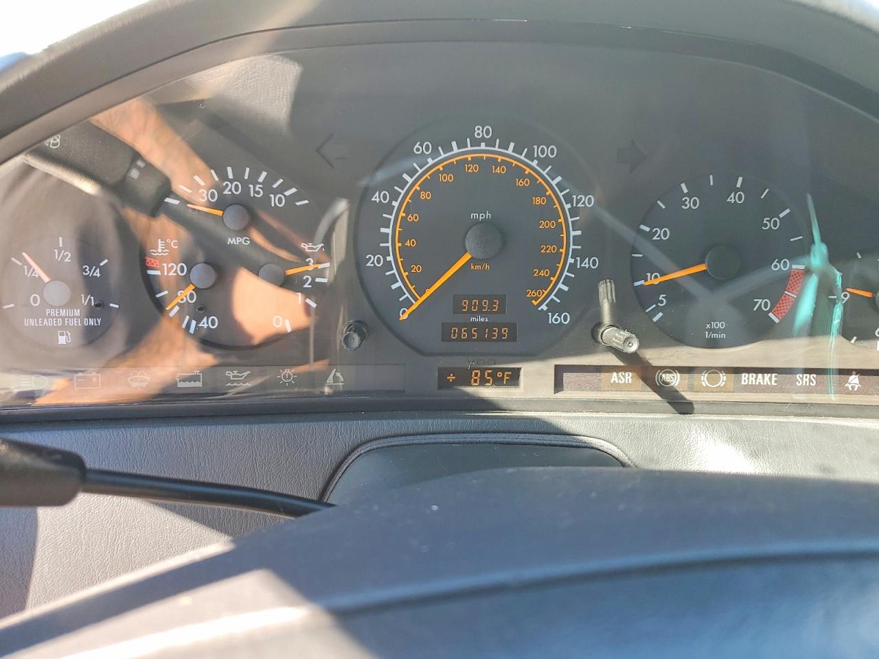 1992 Mercedes-benz 500 Sl Белый vin: WDBFA66E3NF039004
