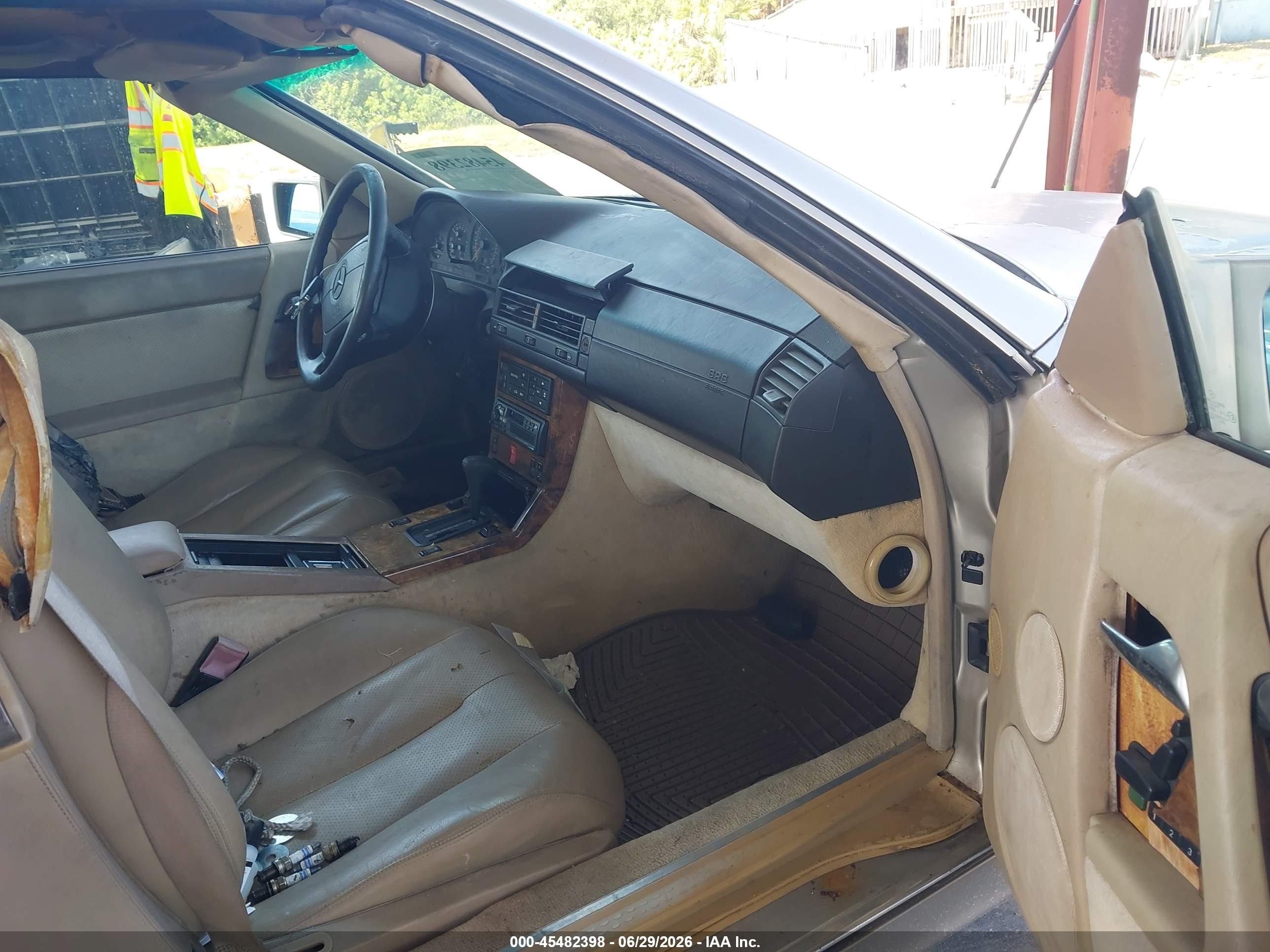 1992 Mercedes-benz 500 Sl Серый vin: WDBFA66E5NF049520