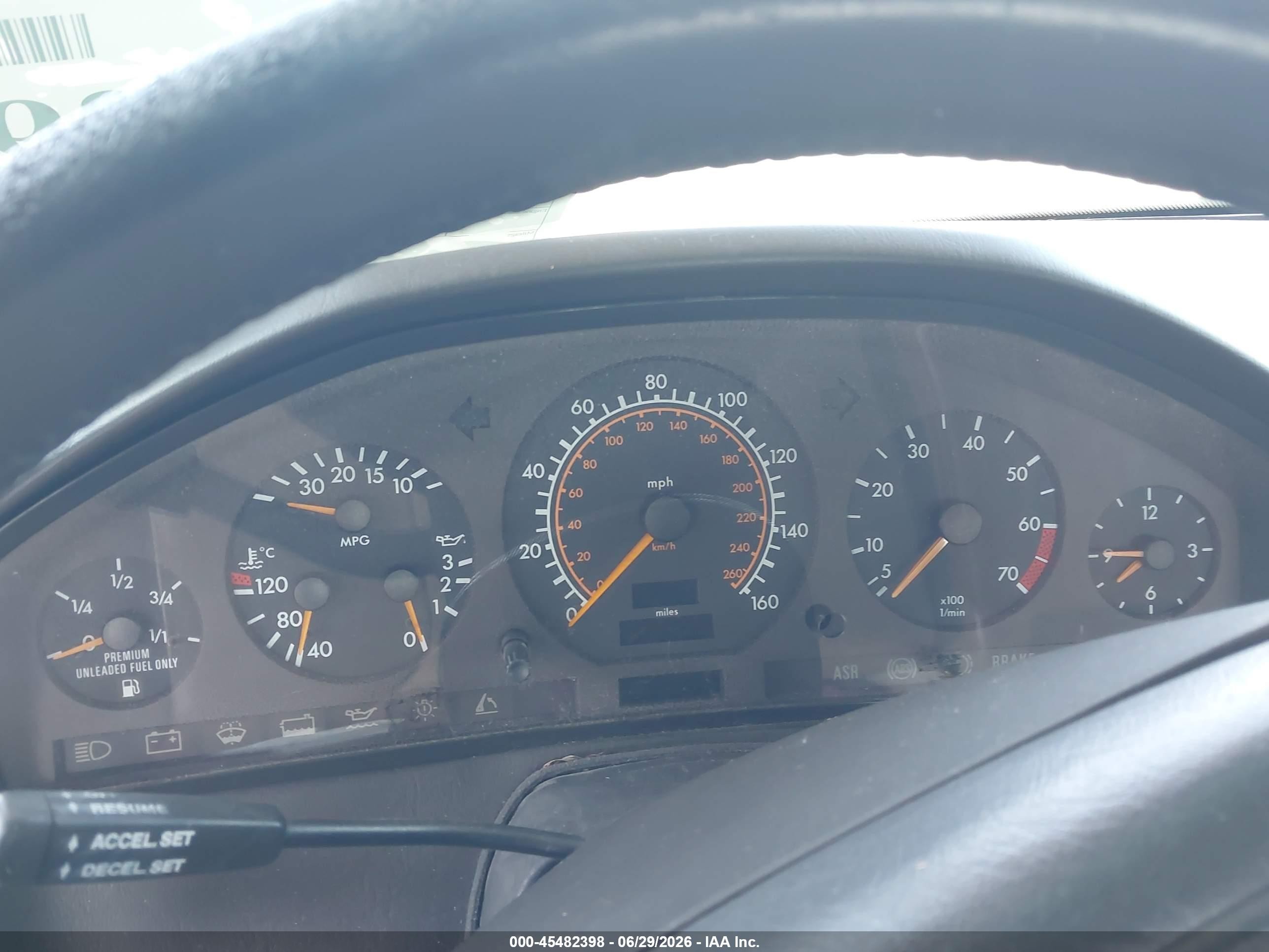1992 Mercedes-benz 500 Sl Серый vin: WDBFA66E5NF049520
