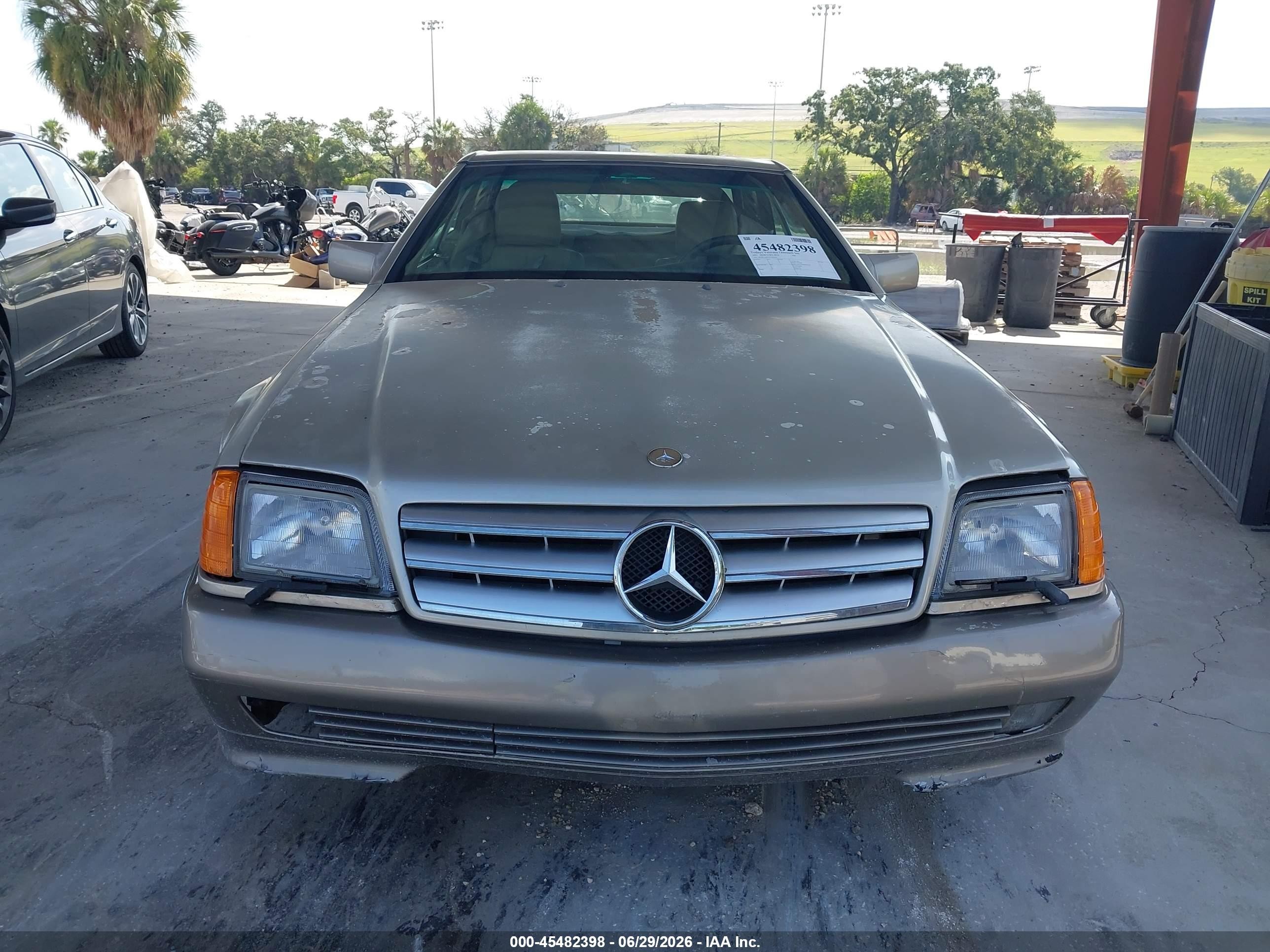 1992 Mercedes-benz 500 Sl Серый vin: WDBFA66E5NF049520