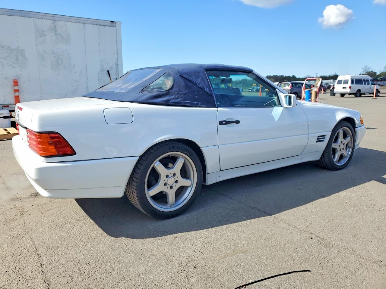 1993 Mercedes-benz 500 Sl White vin: WDBFA67E3PF072375
