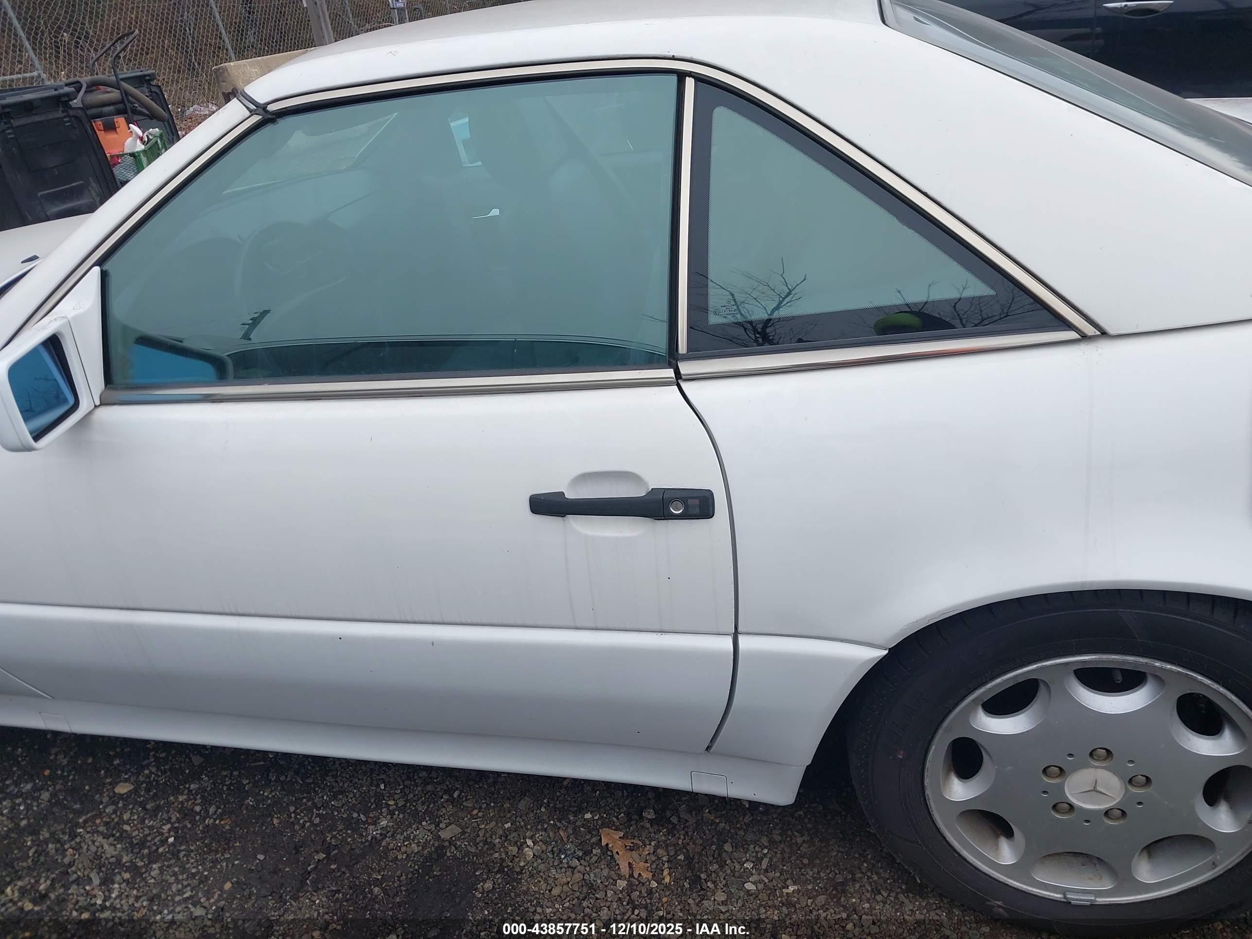 1994 Mercedes-benz Sl 500 White vin: WDBFA67E3RF089714