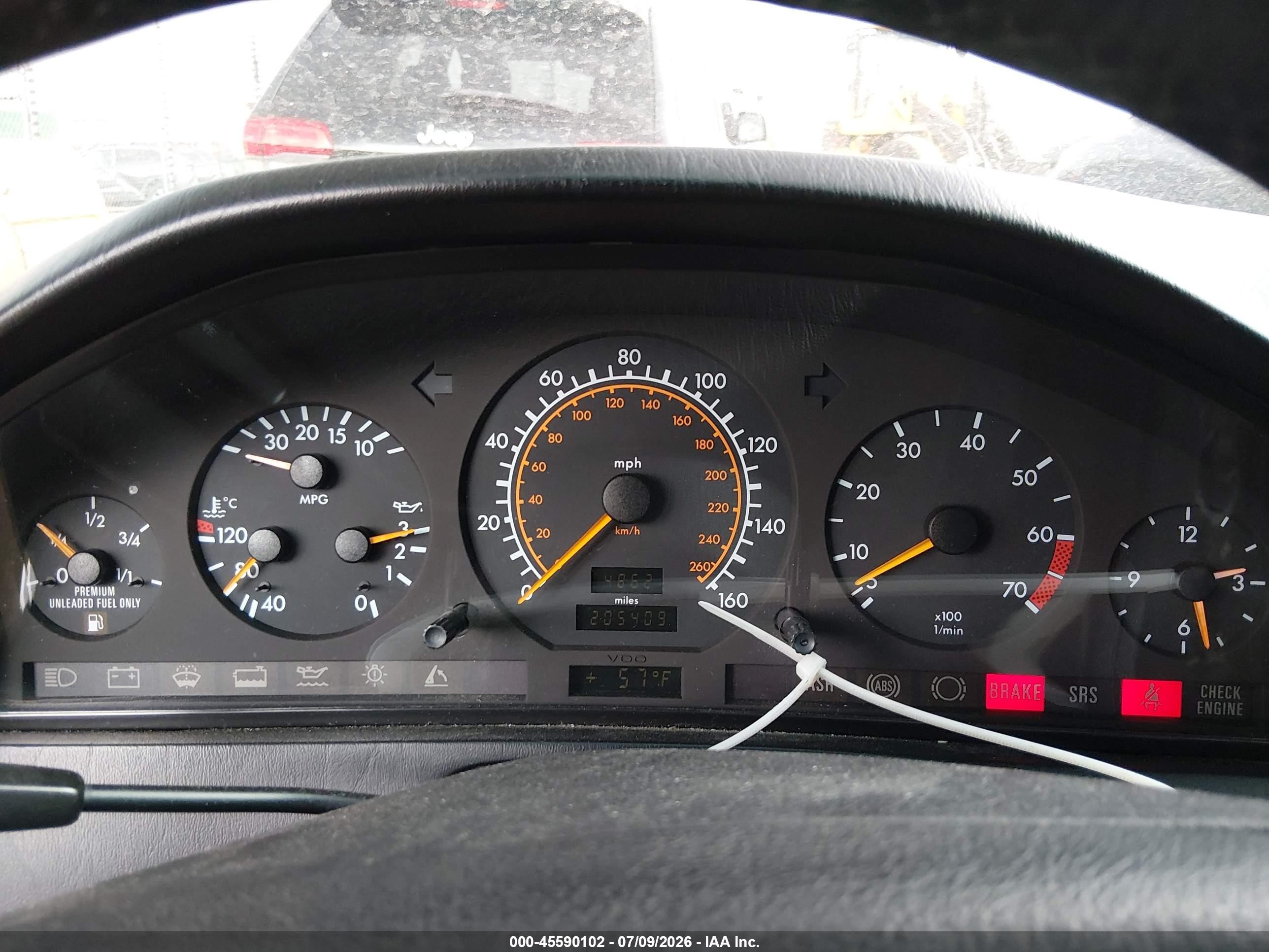 1995 Mercedes-benz Sl 500 White vin: WDBFA67E8SF112071
