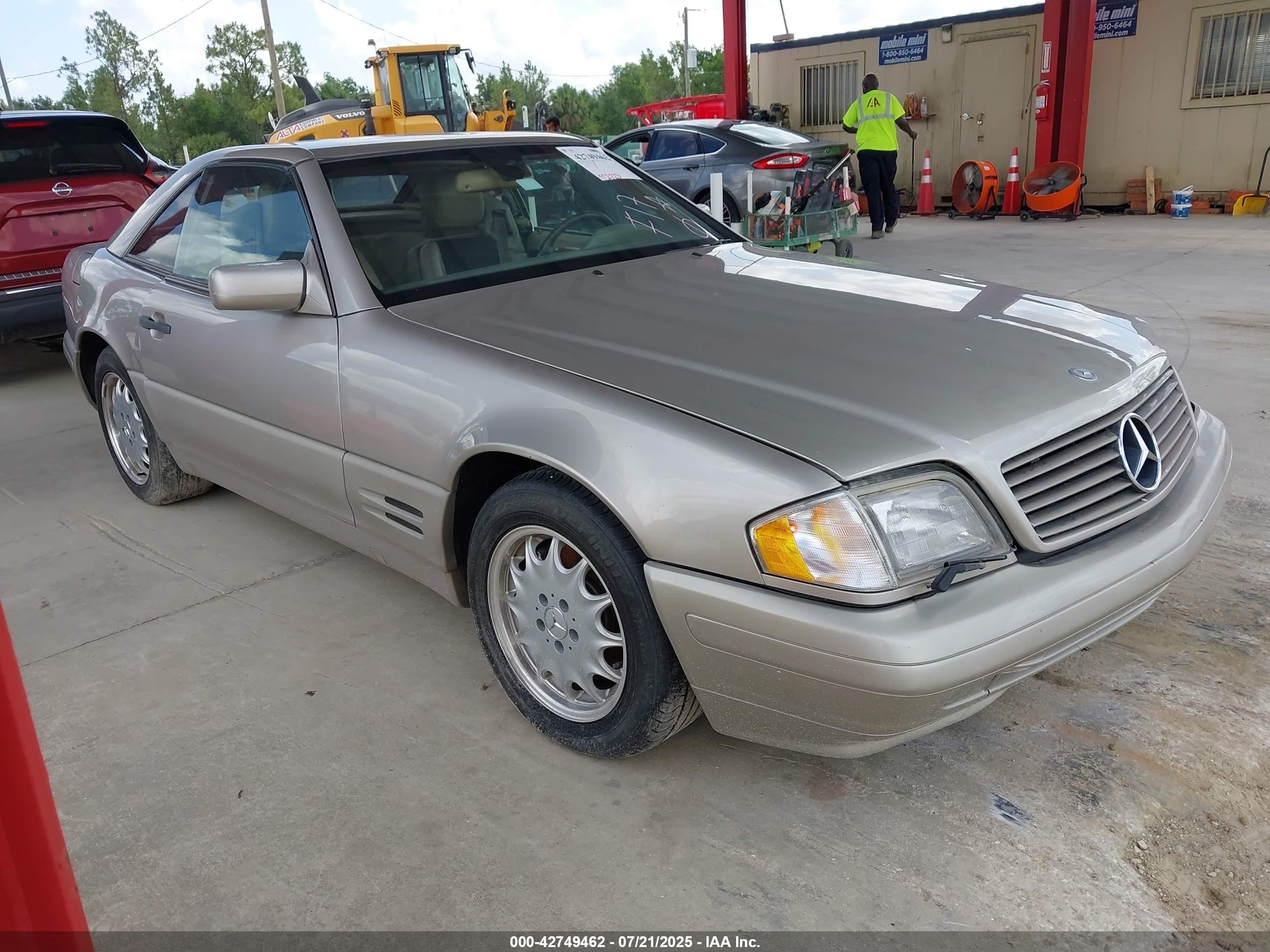 1997 Mercedes-benz Sl 500   Champagne vin: WDBFA67F4VF144156
